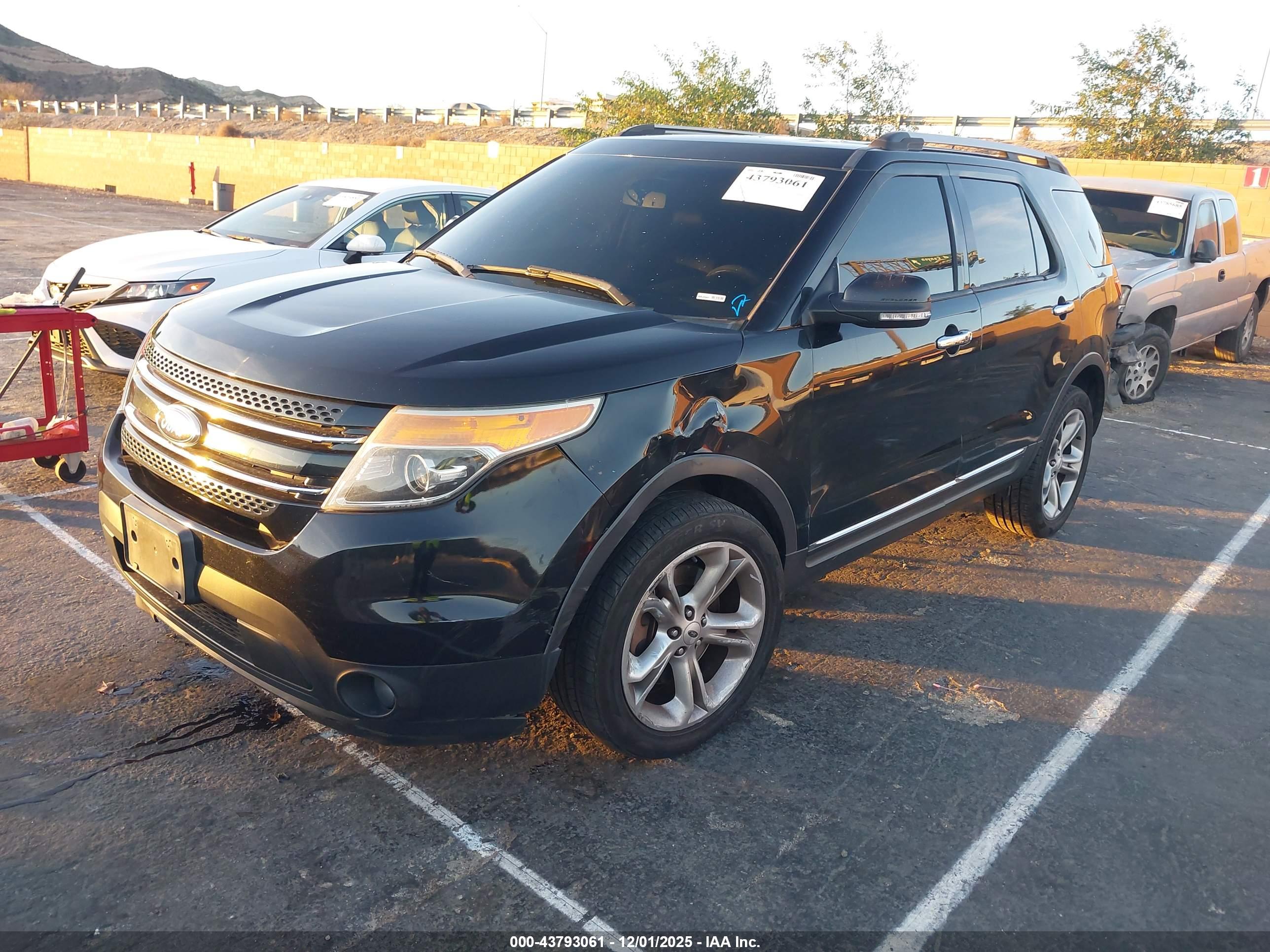 FORD EXPLORER image 2