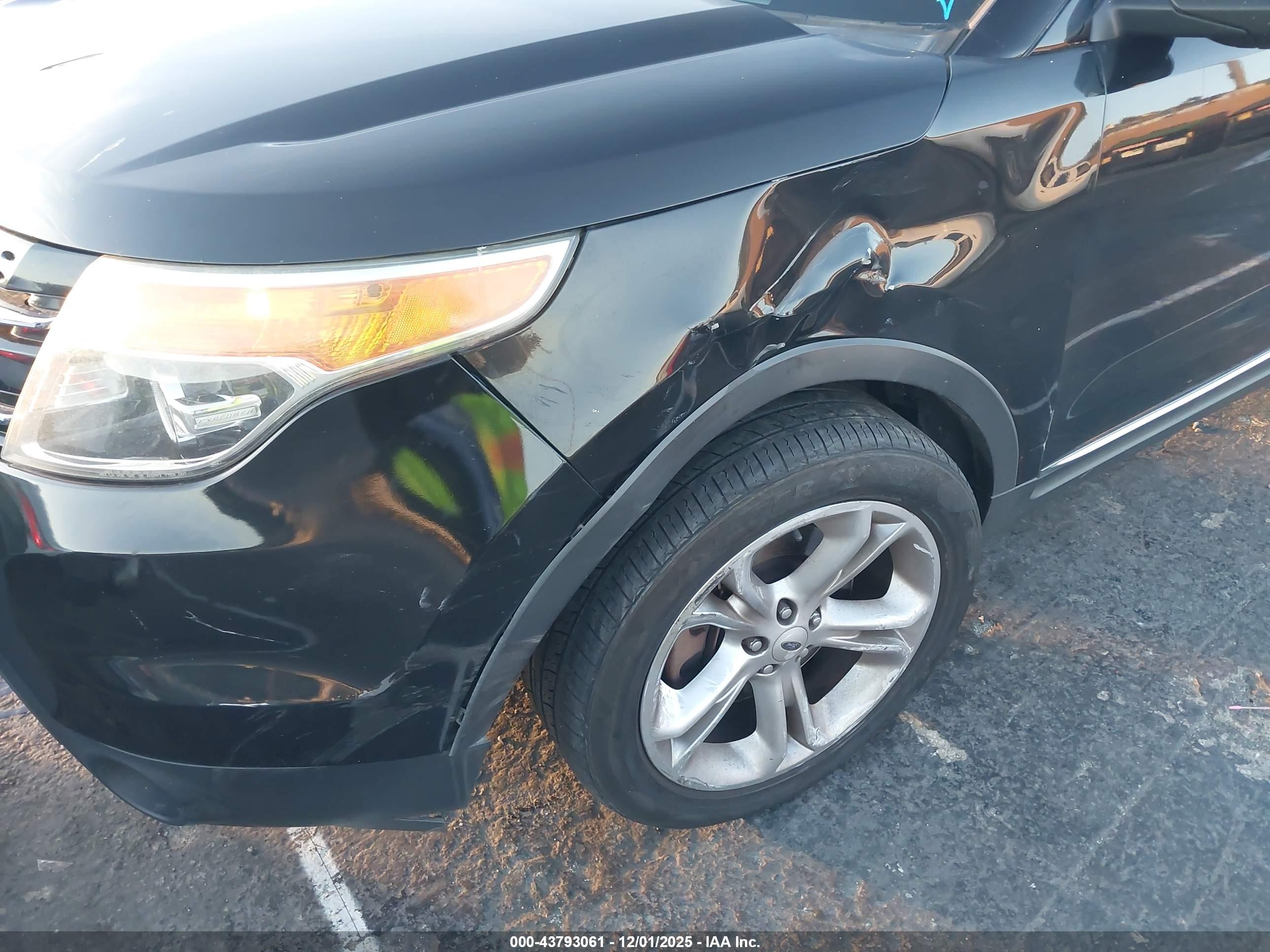 FORD EXPLORER image 6