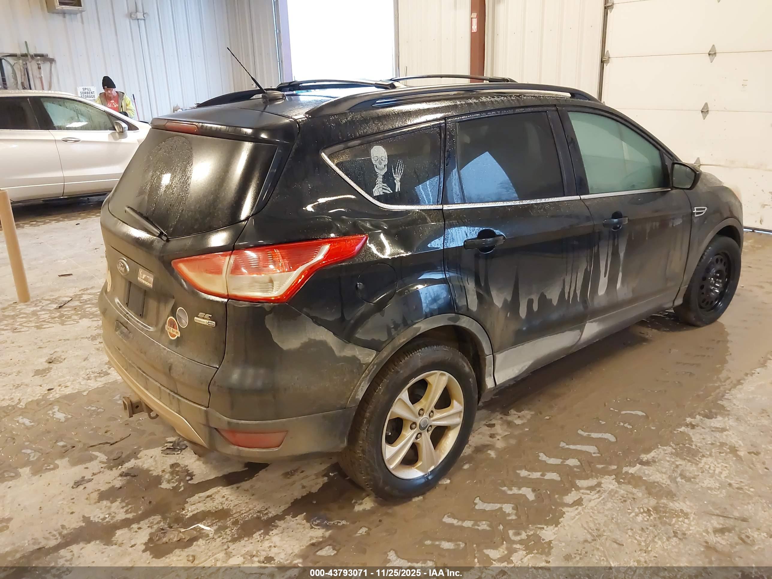 FORD ESCAPE image 4