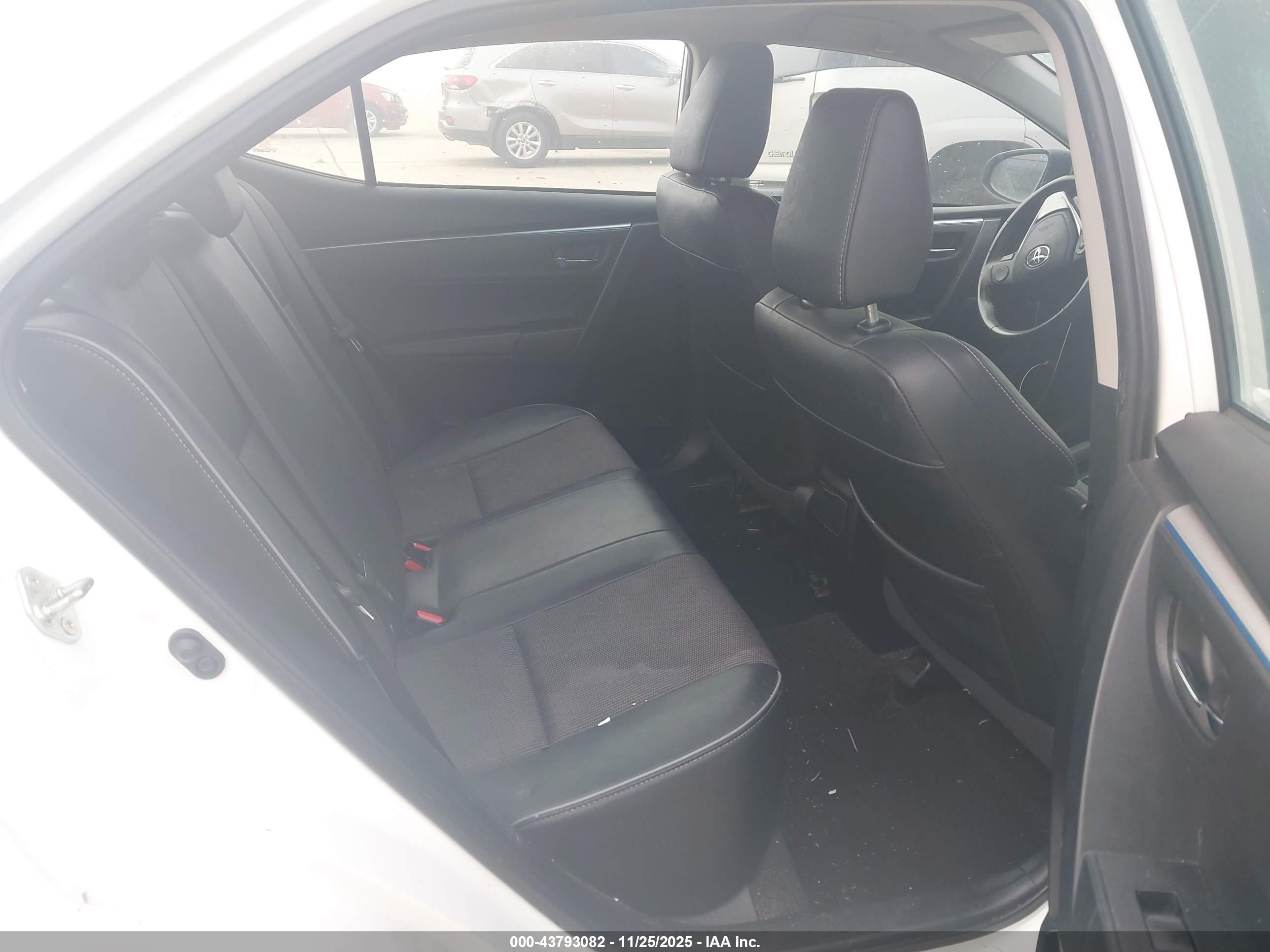 TOYOTA COROLLA image 8