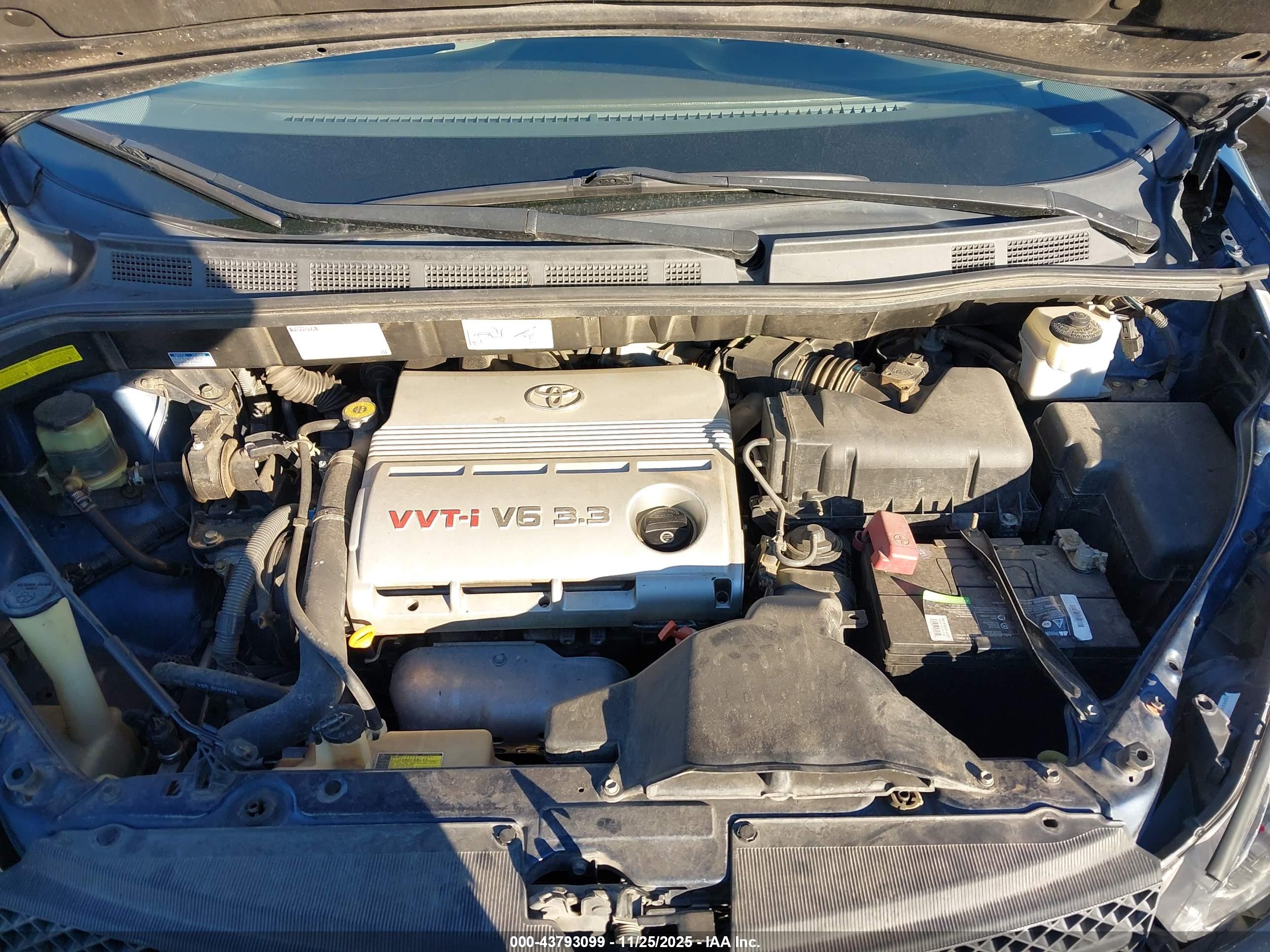 TOYOTA SIENNA image 10