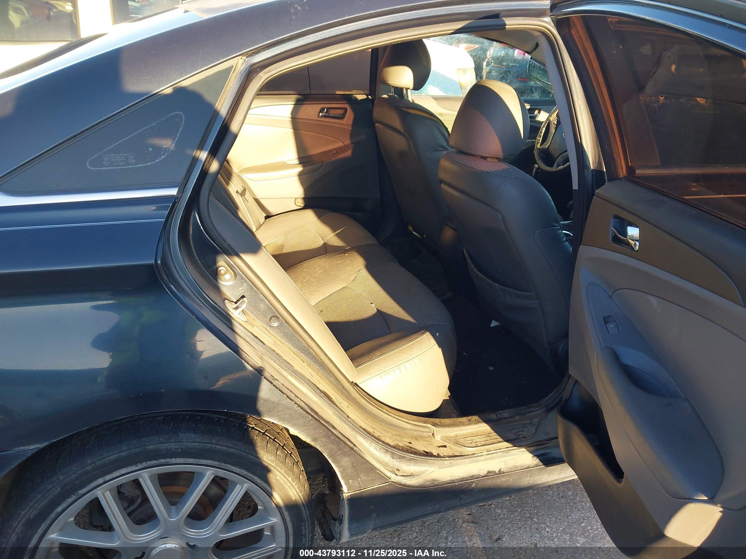 HYUNDAI SONATA image 8