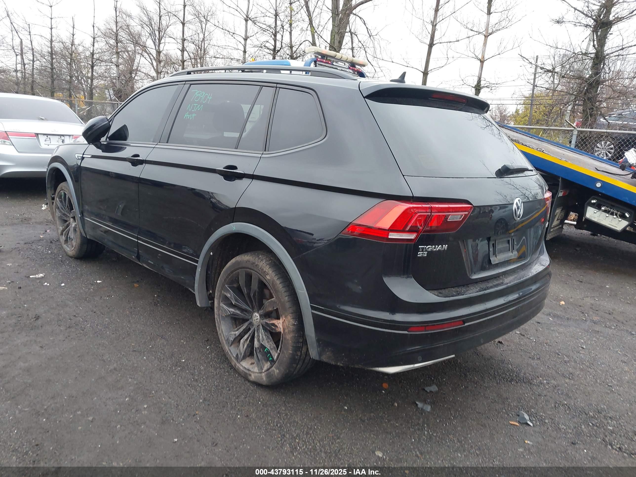 VOLKSWAGEN TIGUAN image 3