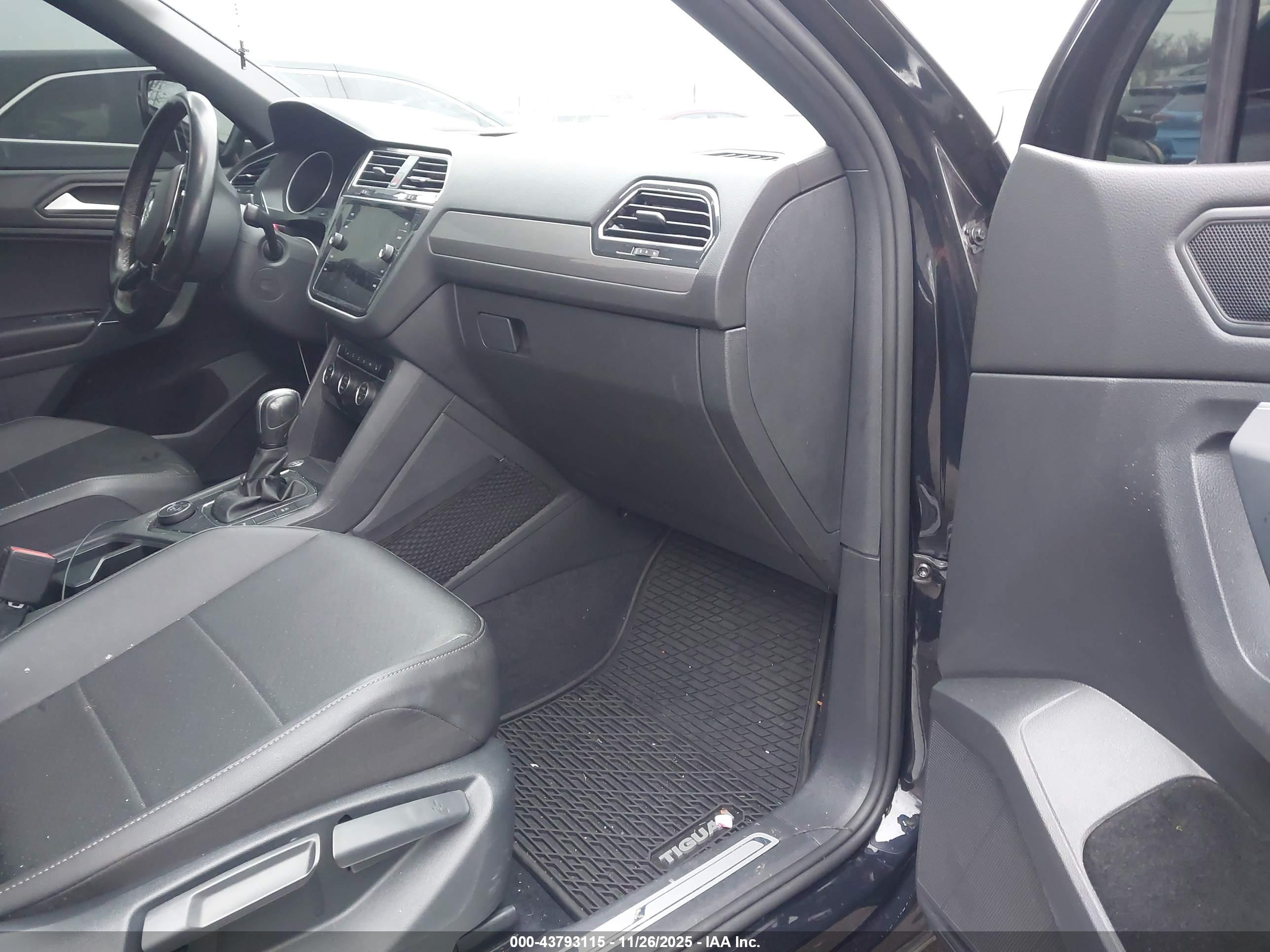 VOLKSWAGEN TIGUAN image 5