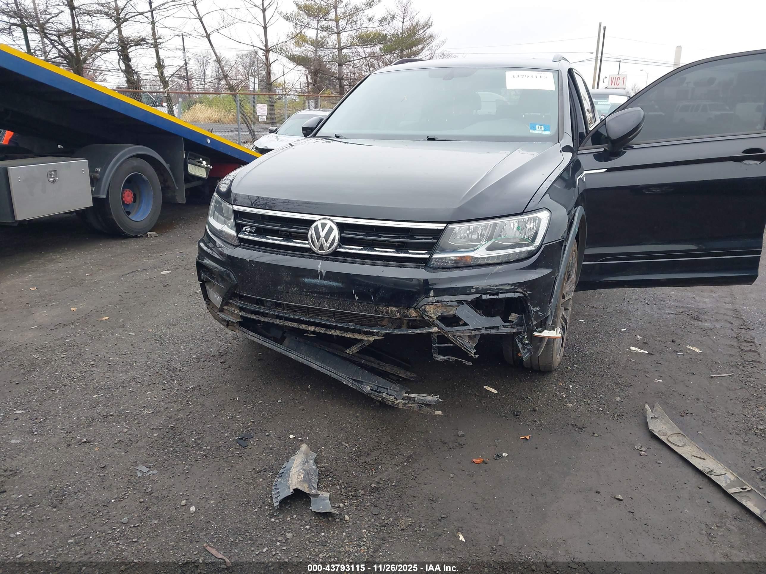 VOLKSWAGEN TIGUAN image 6