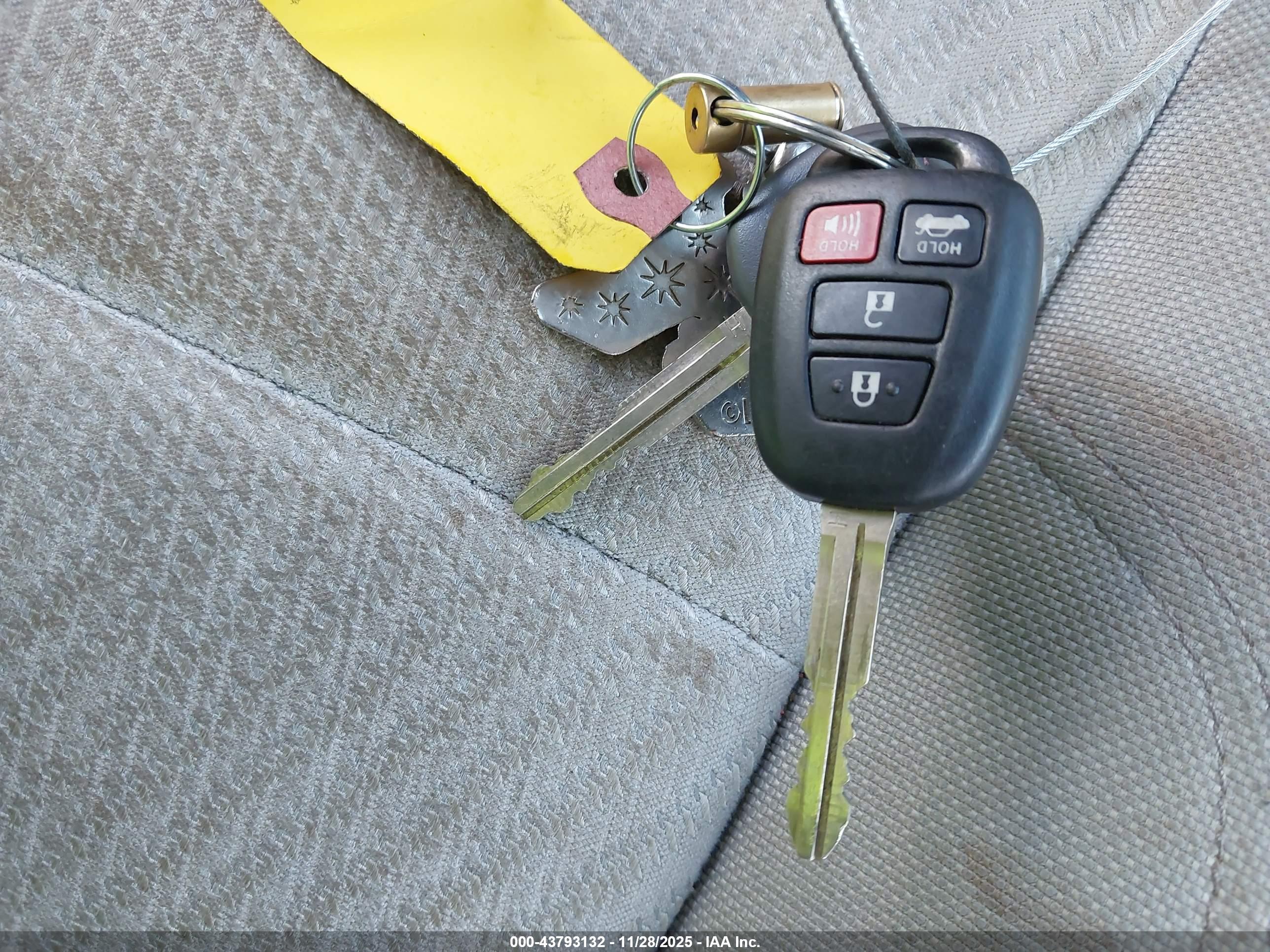 TOYOTA CAMRY image 11