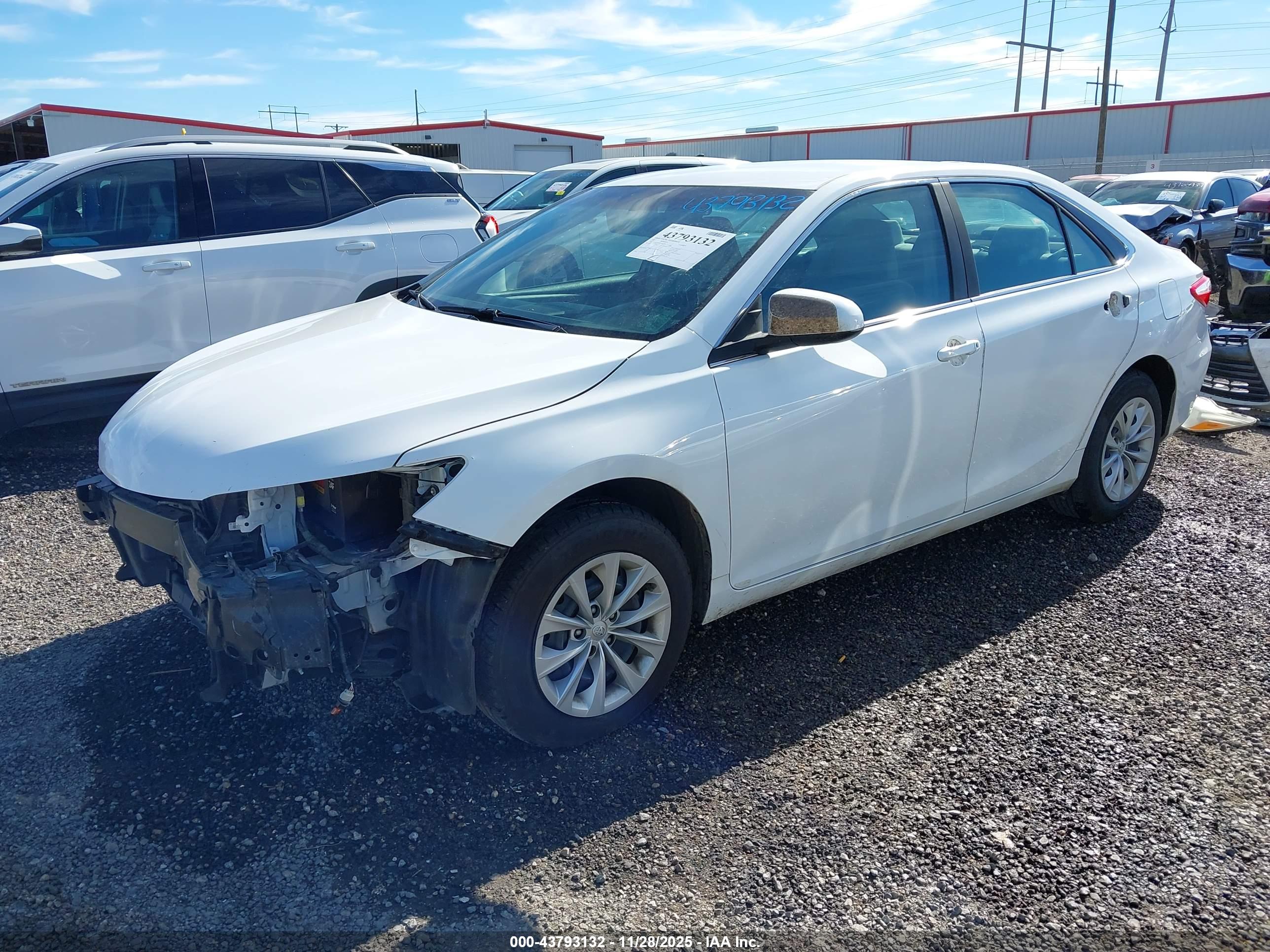 TOYOTA CAMRY image 2