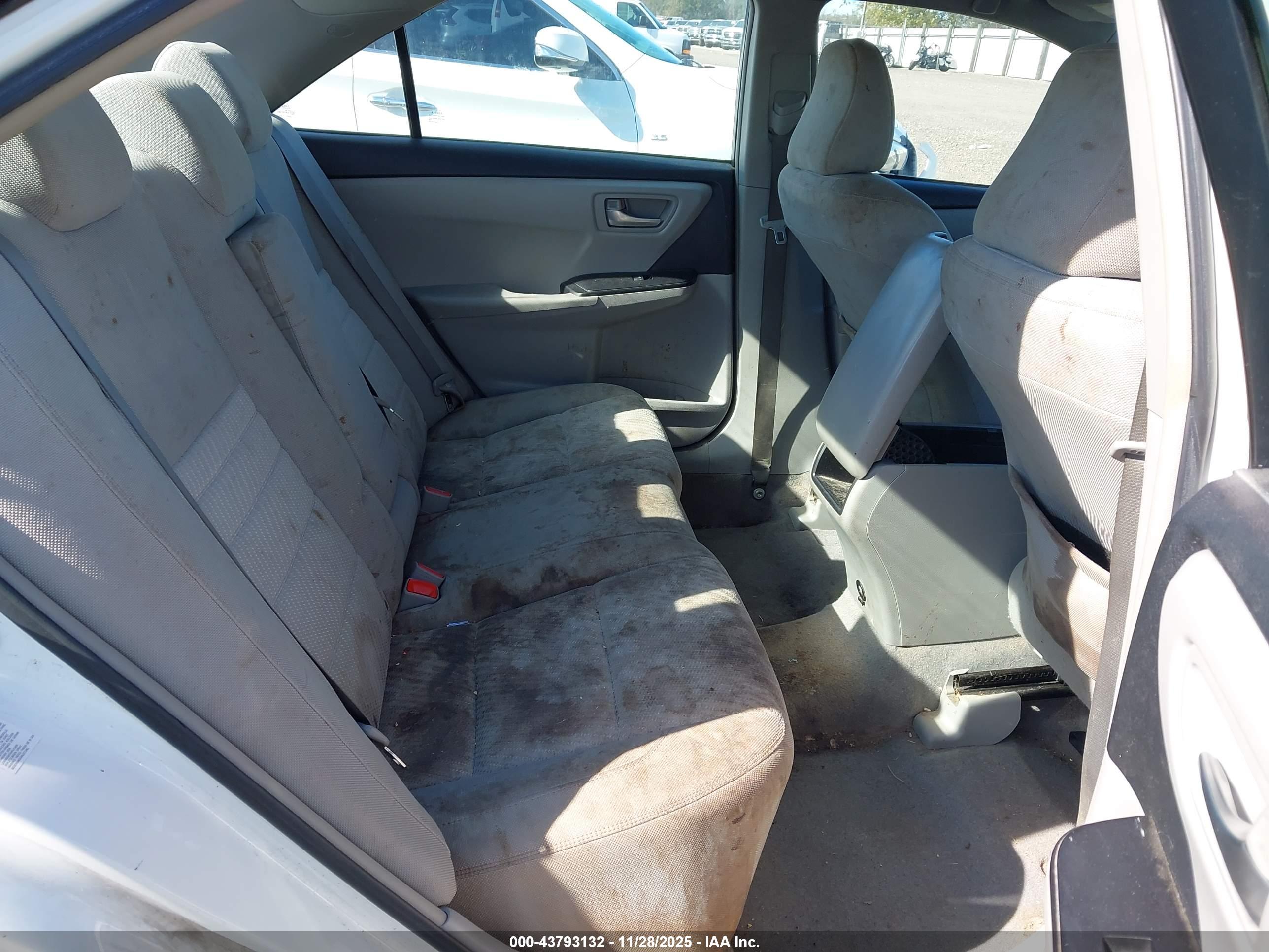 TOYOTA CAMRY image 8