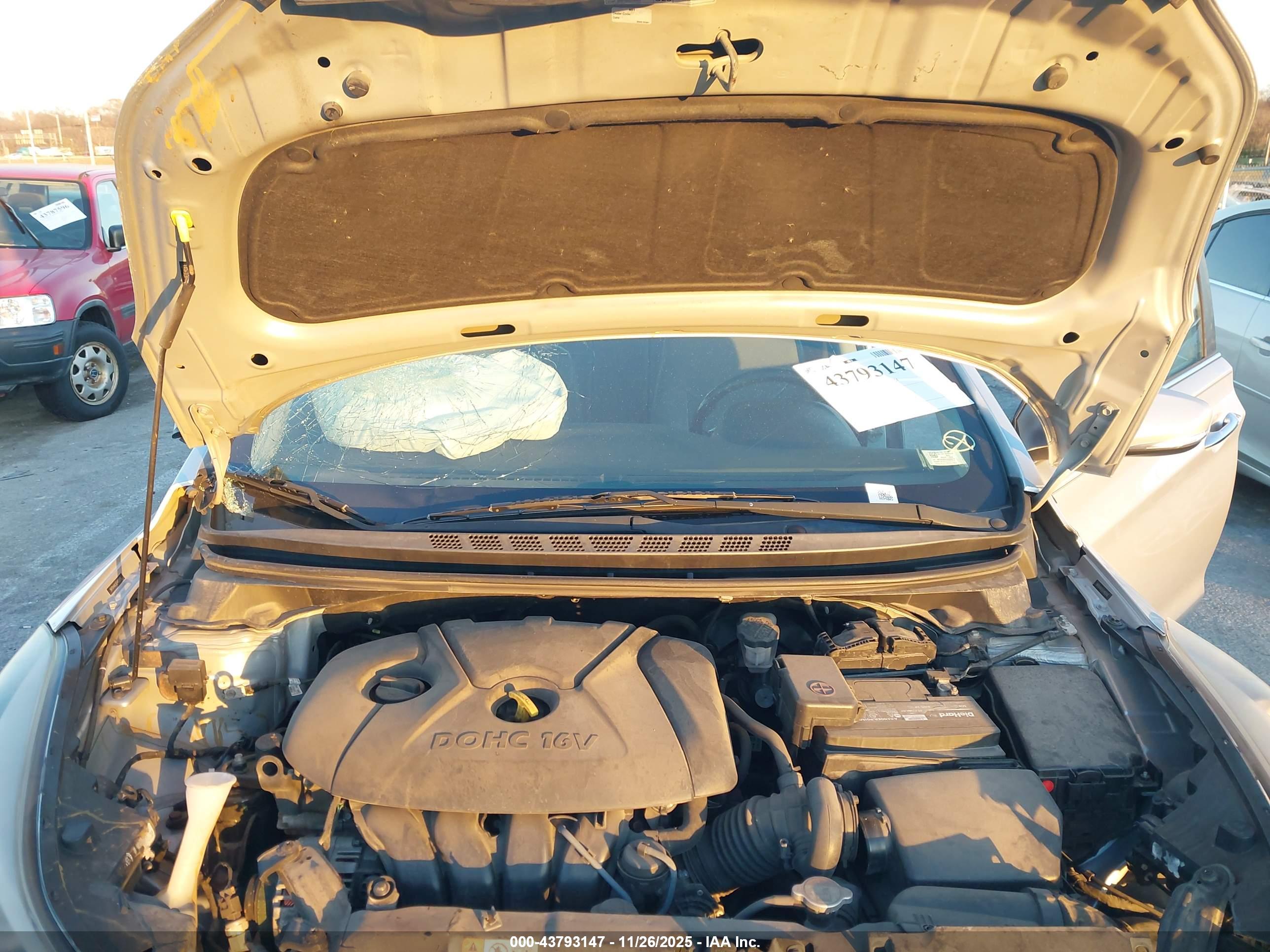 HYUNDAI ELANTRA image 10