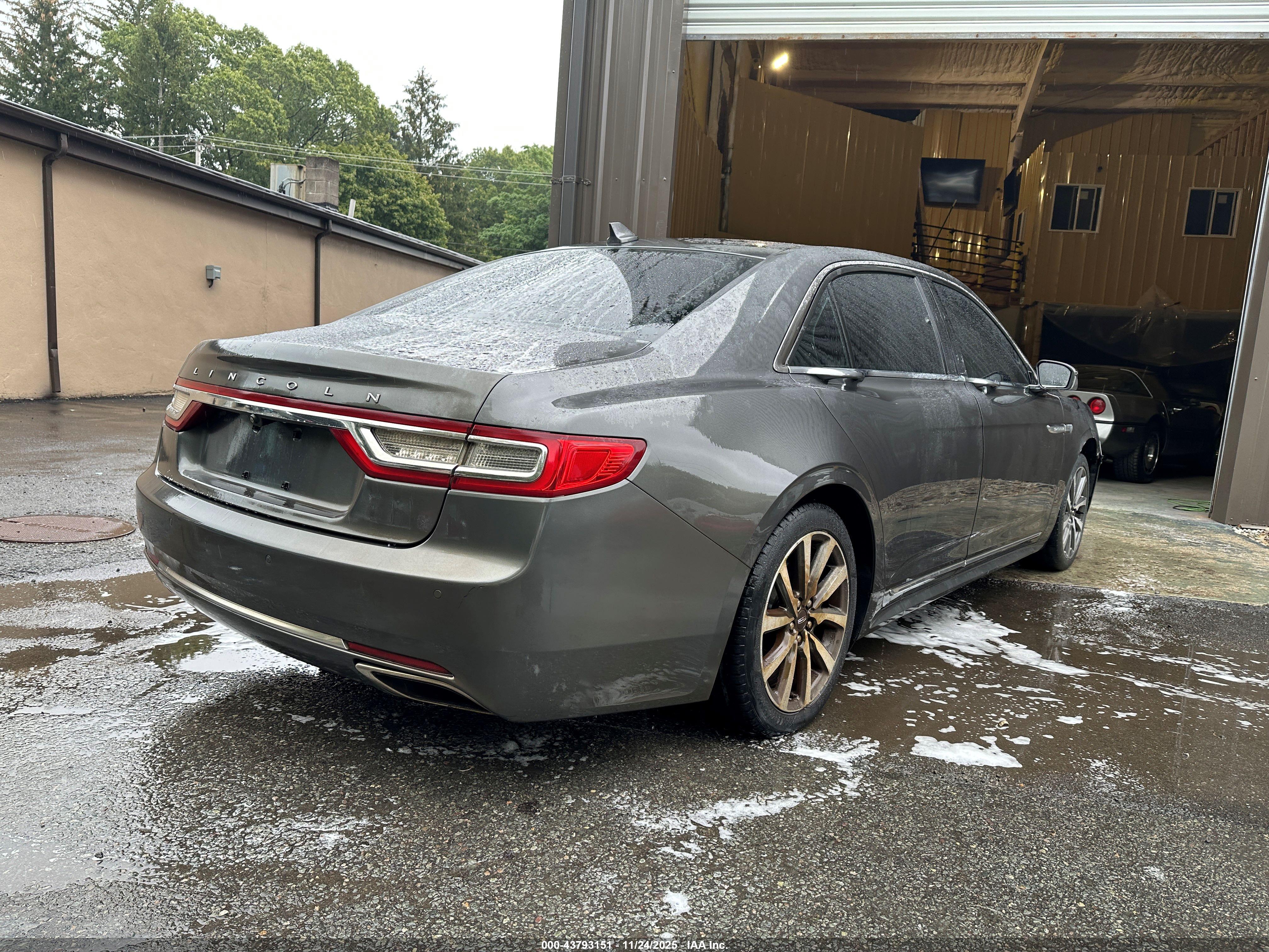 LINCOLN CONTINENTAL image 4