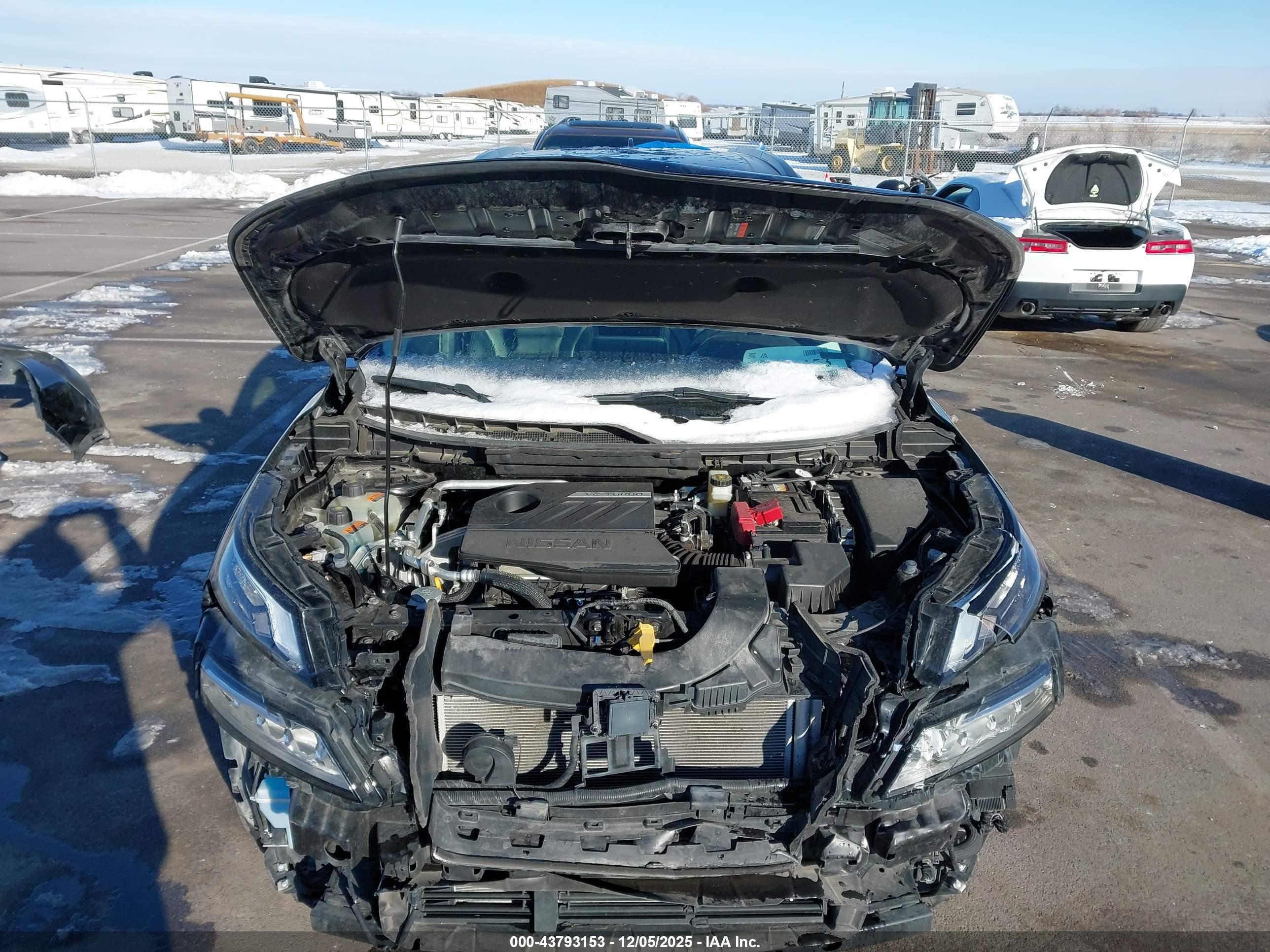 NISSAN ROGUE image 10