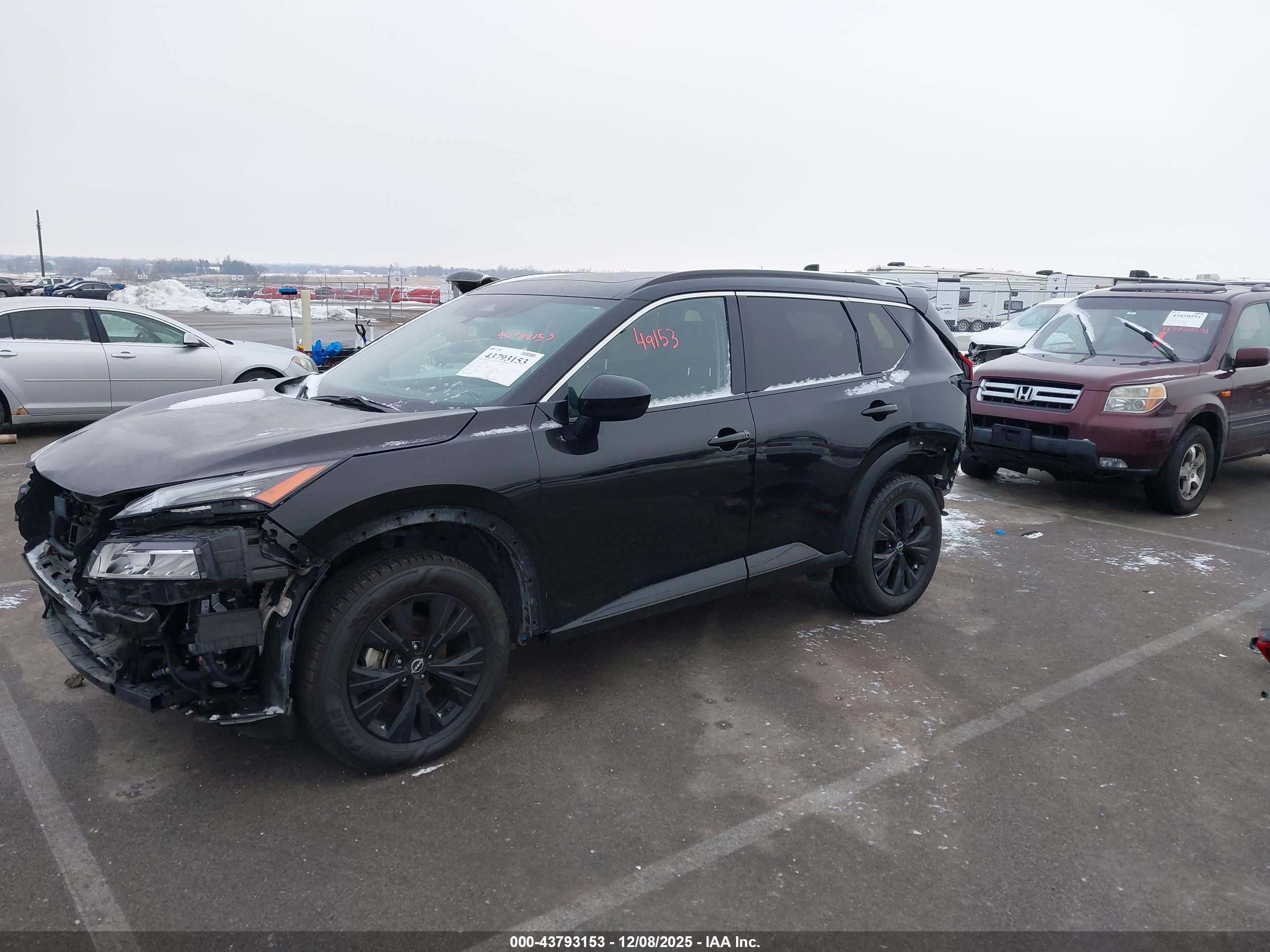 NISSAN ROGUE image 2