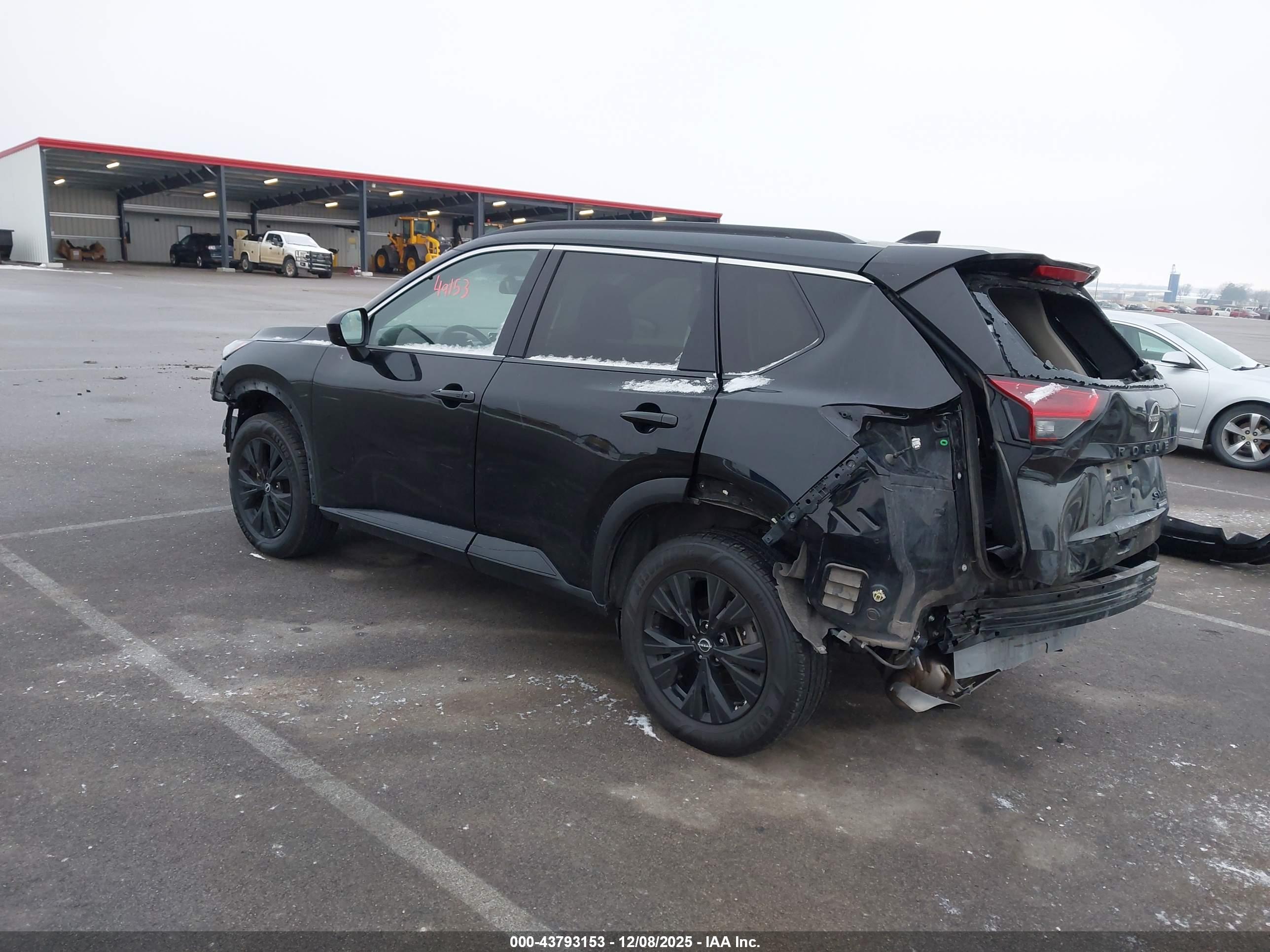 NISSAN ROGUE image 3