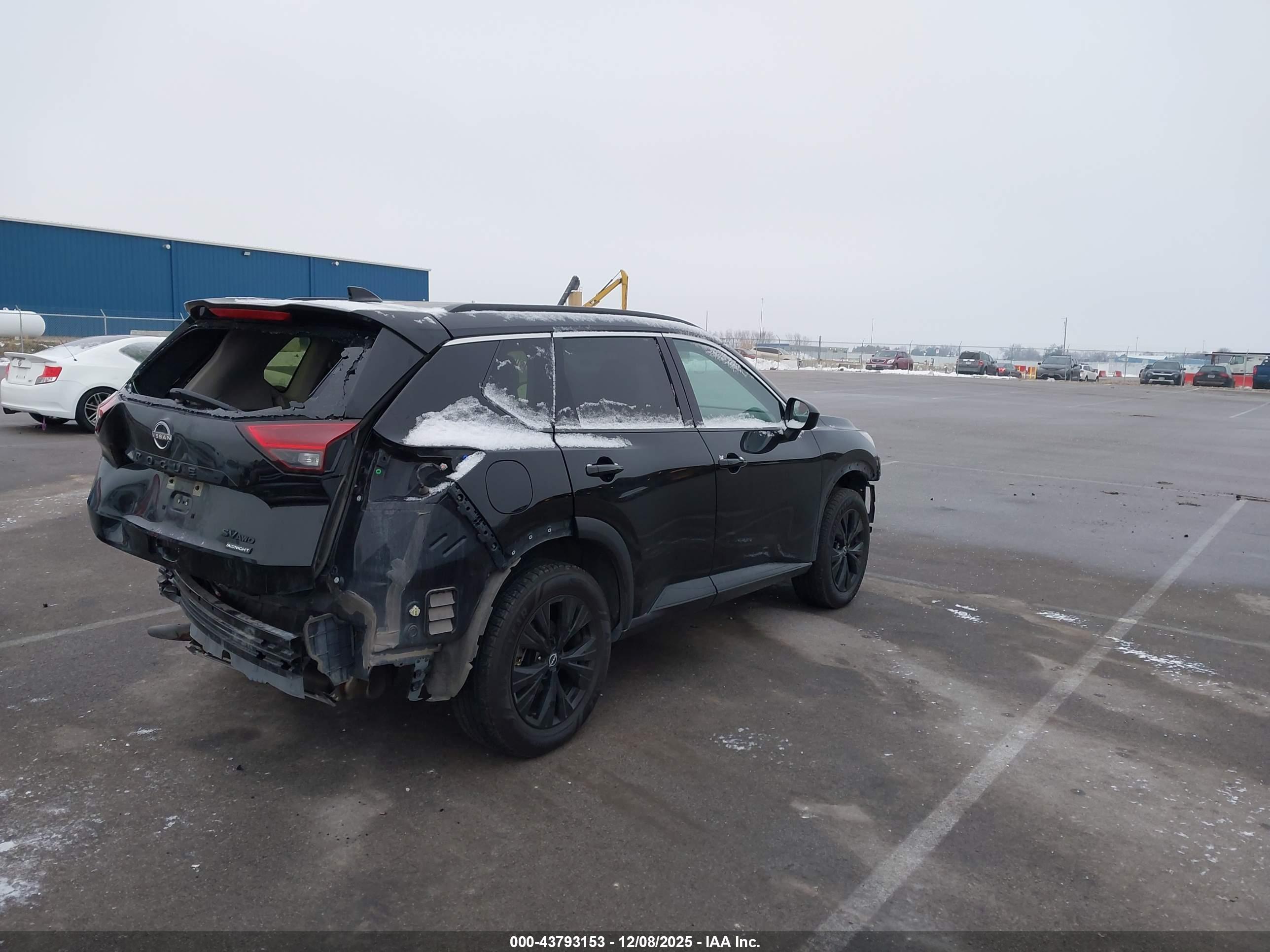 NISSAN ROGUE image 4