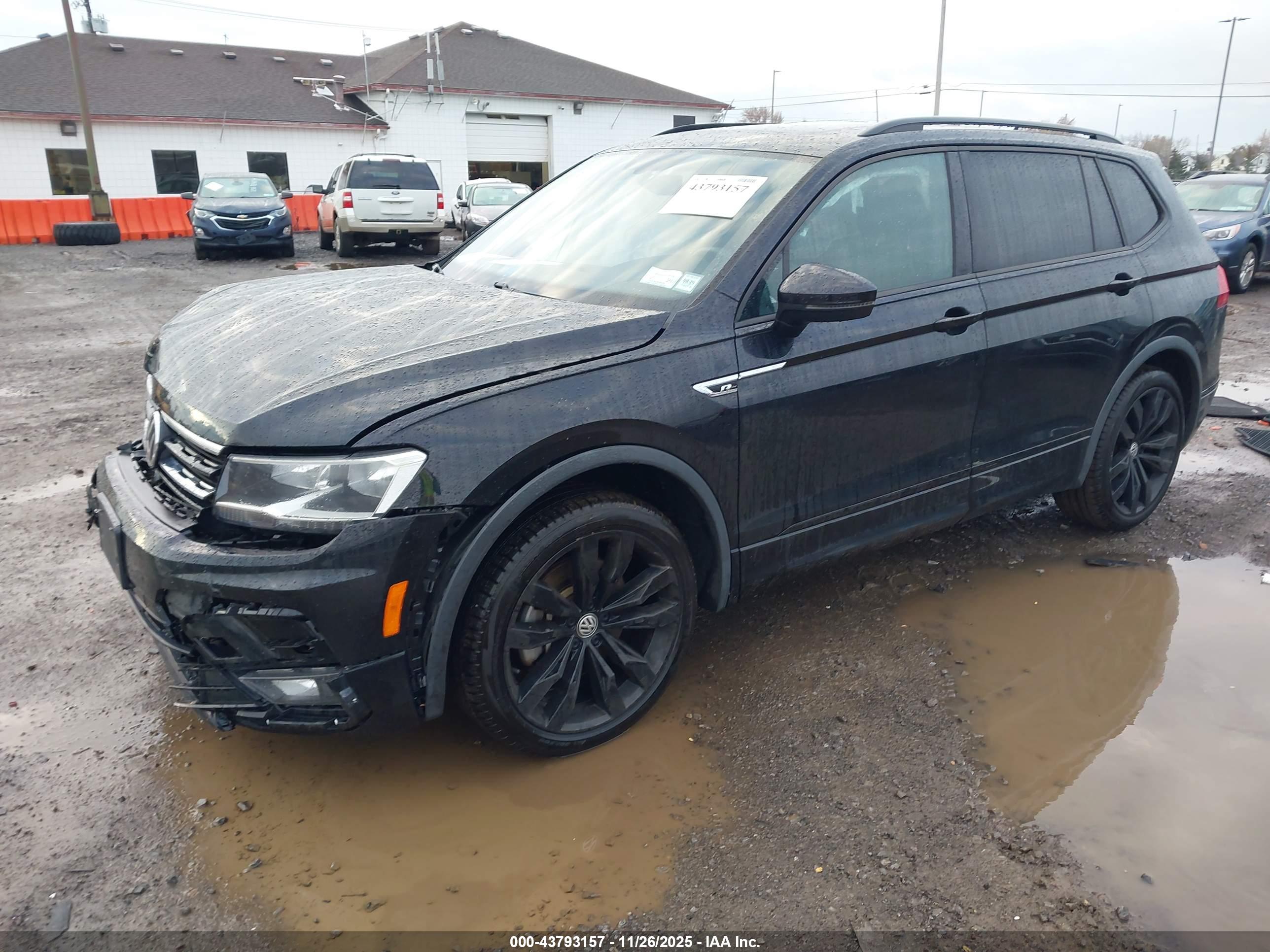 VOLKSWAGEN TIGUAN image 2