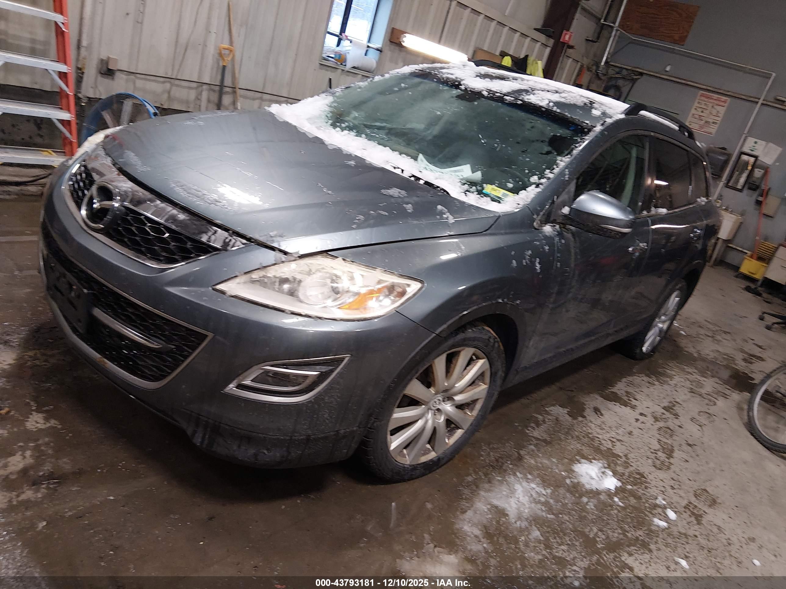 MAZDA CX-9 image 2
