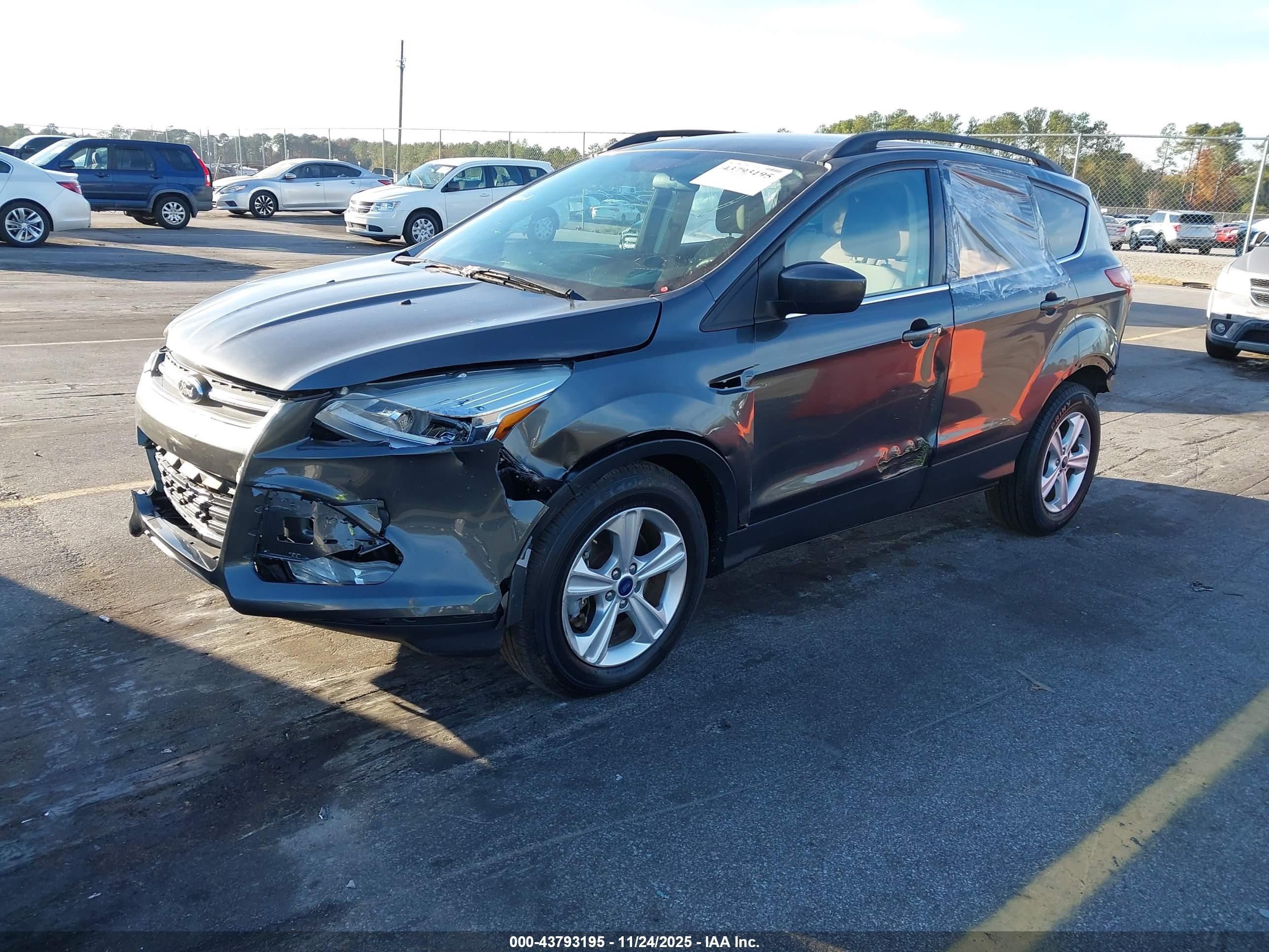 FORD ESCAPE image 2