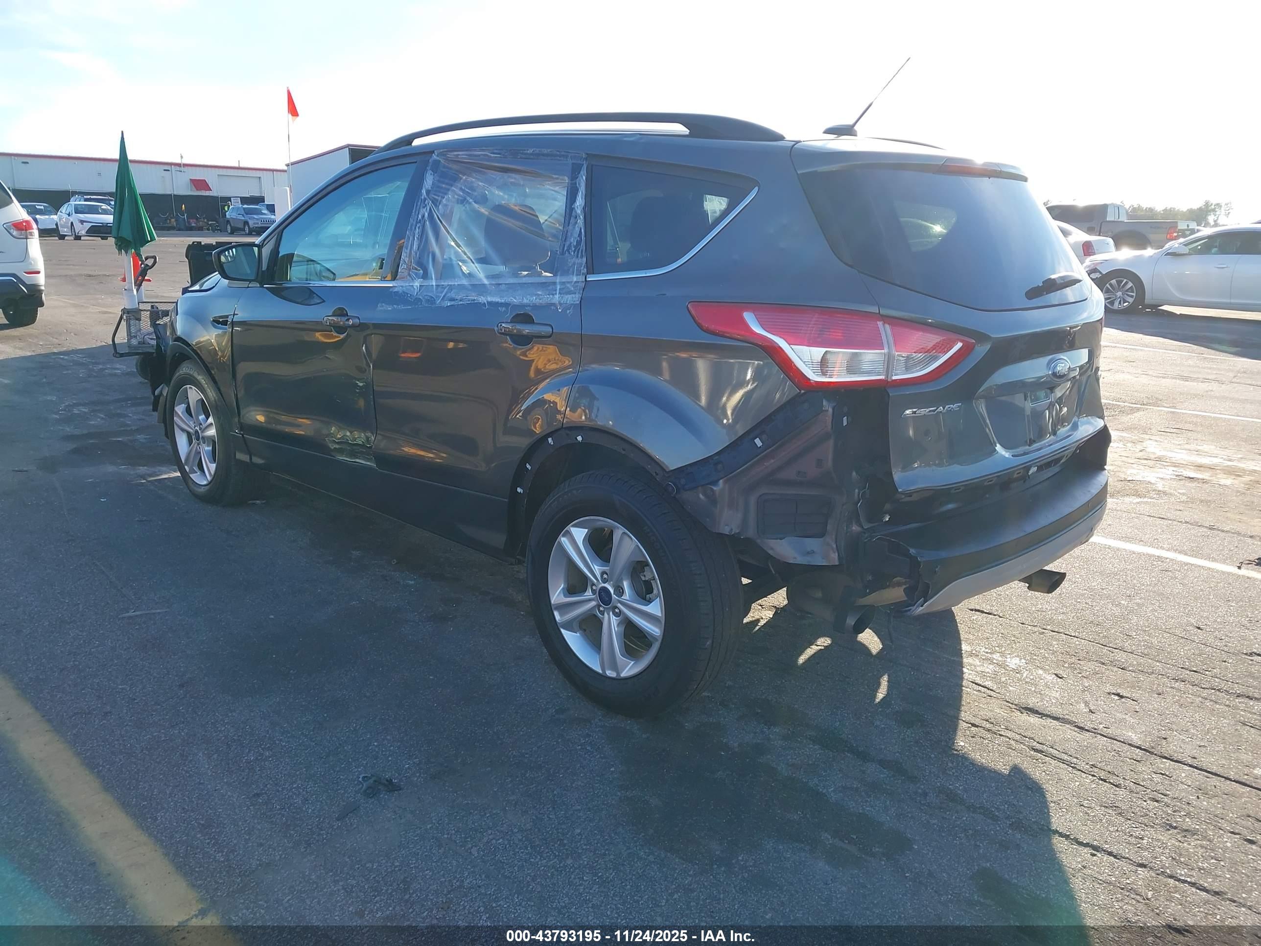 FORD ESCAPE image 3
