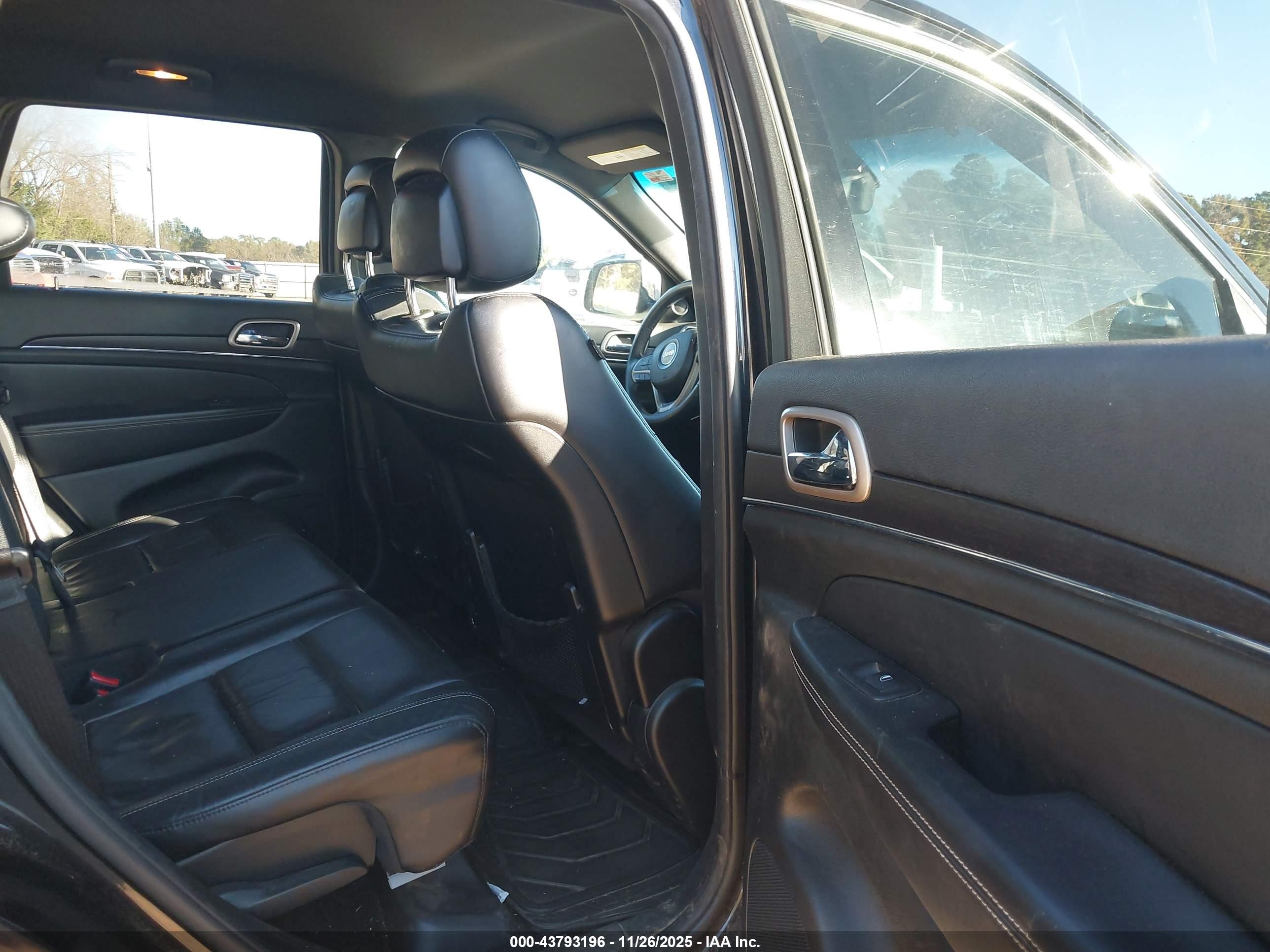 JEEP GRAND image 8