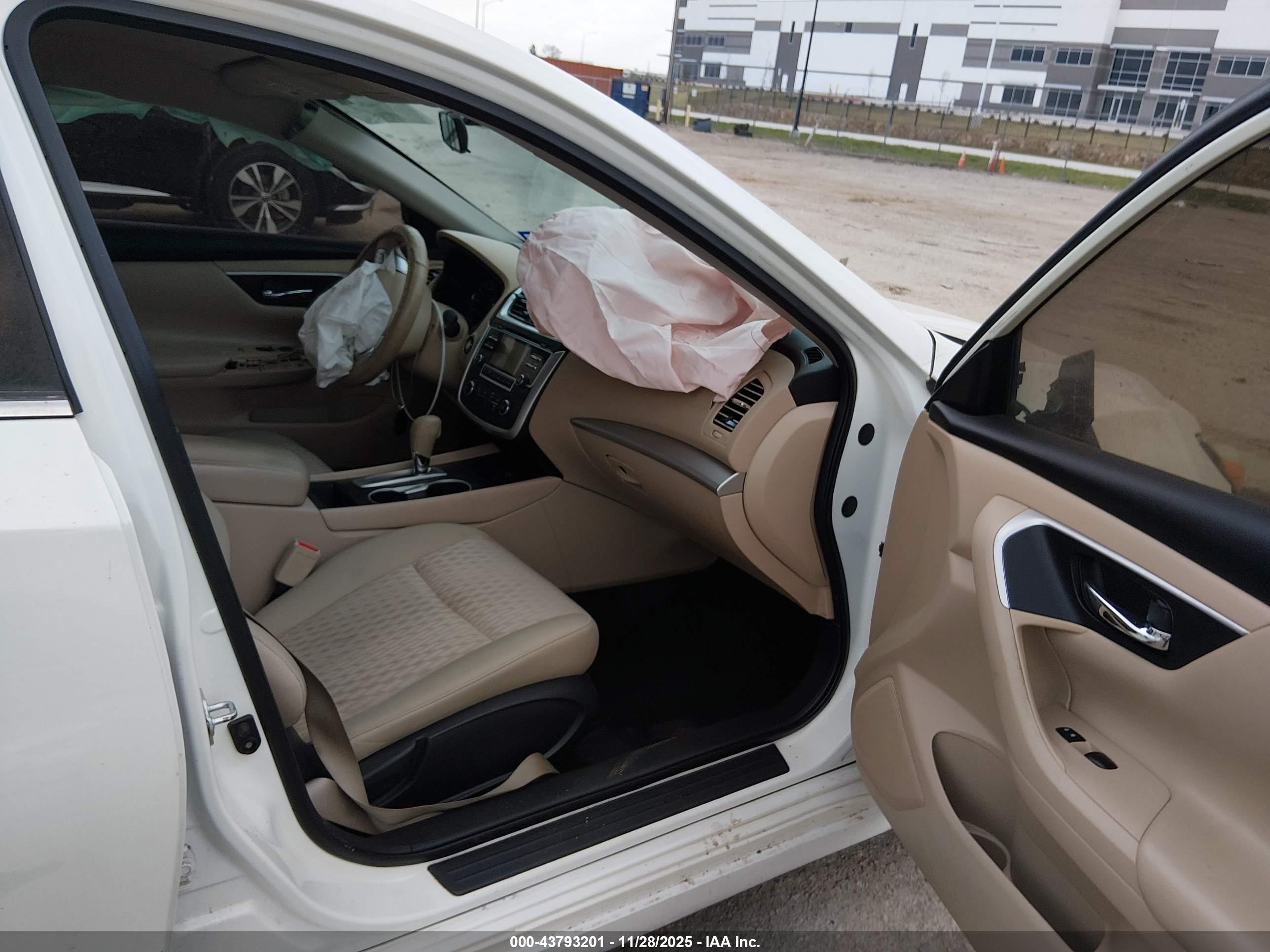 NISSAN ALTIMA image 5