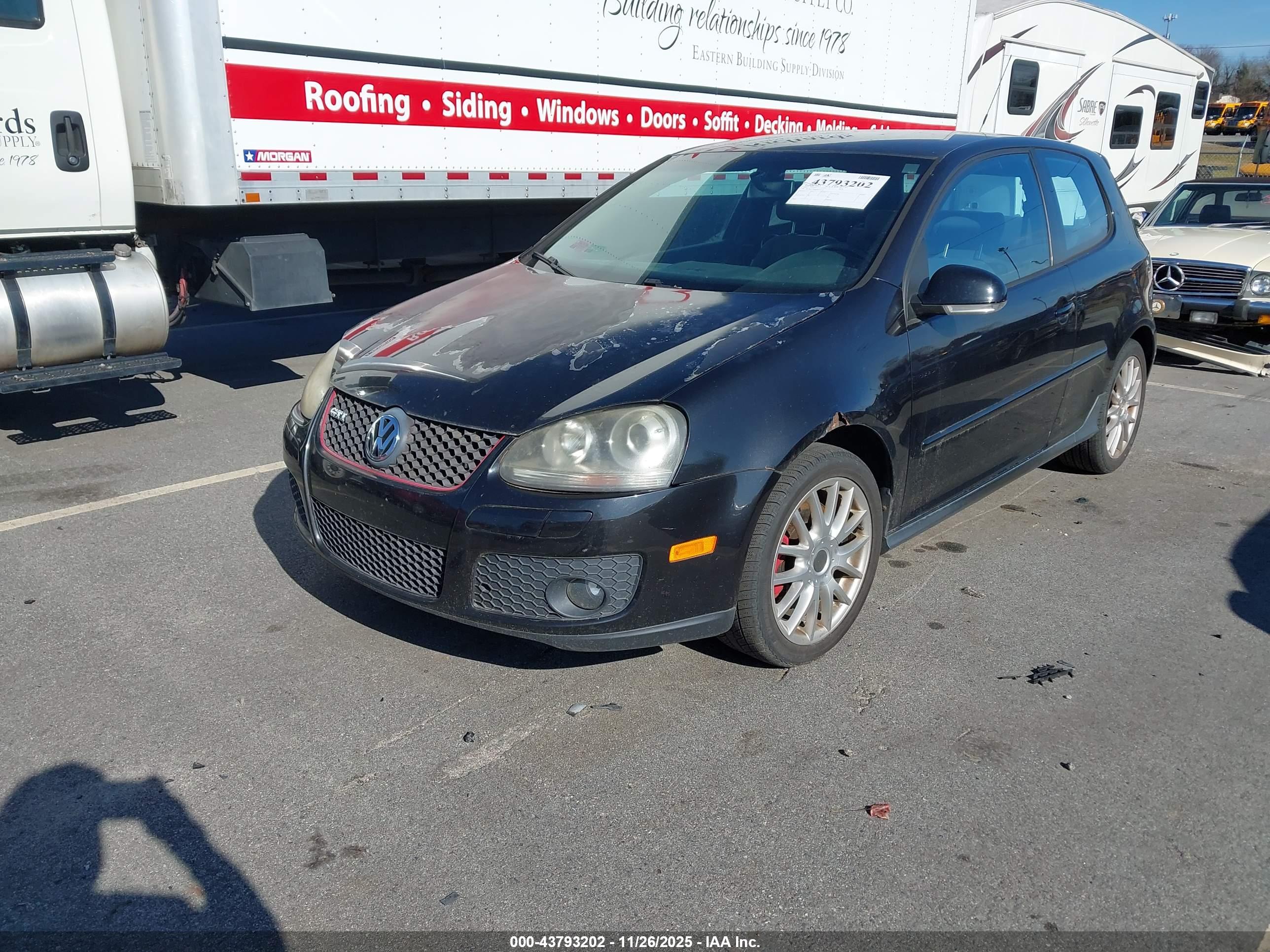 VOLKSWAGEN GTI image 2