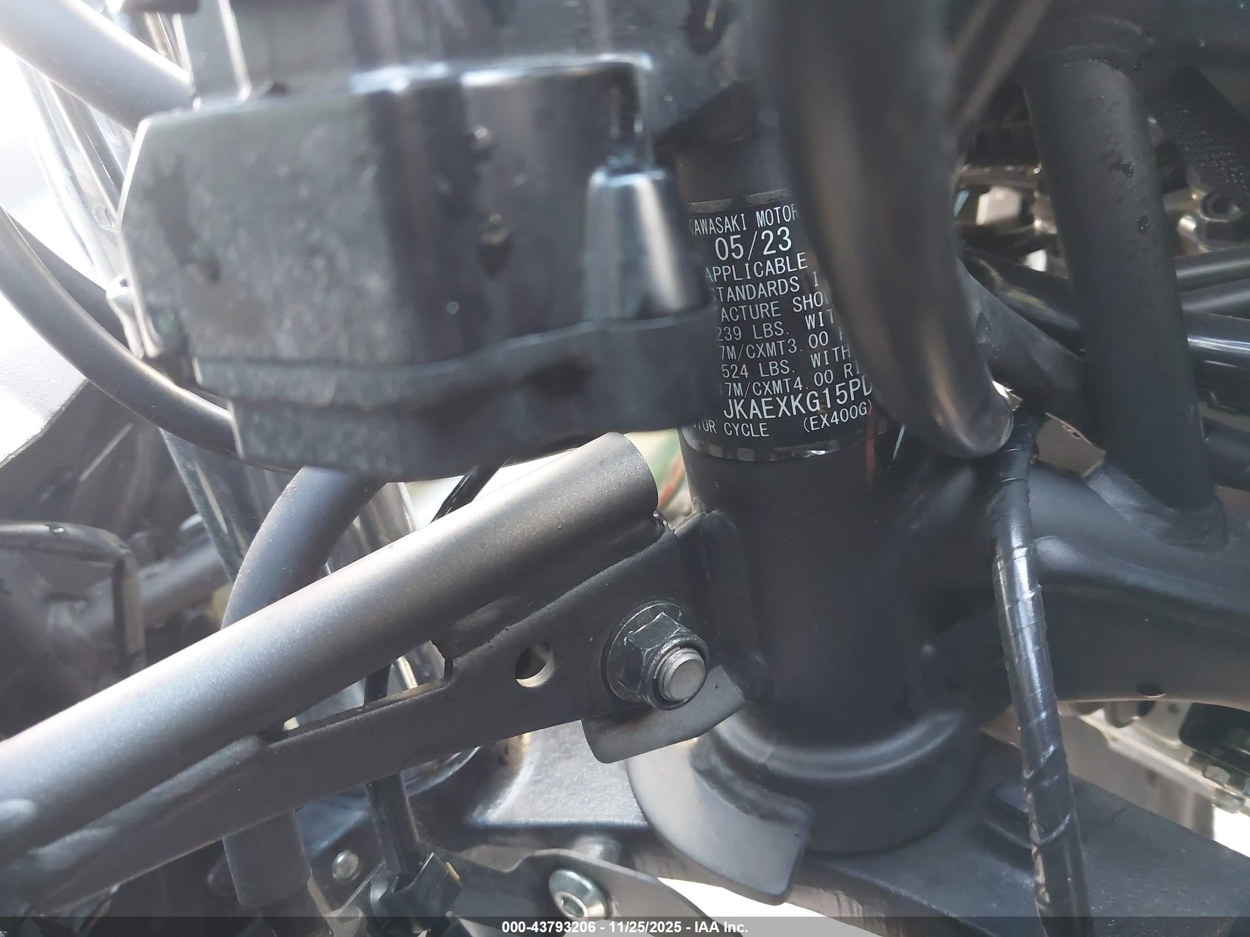 KAWASAKI EX400 image 10
