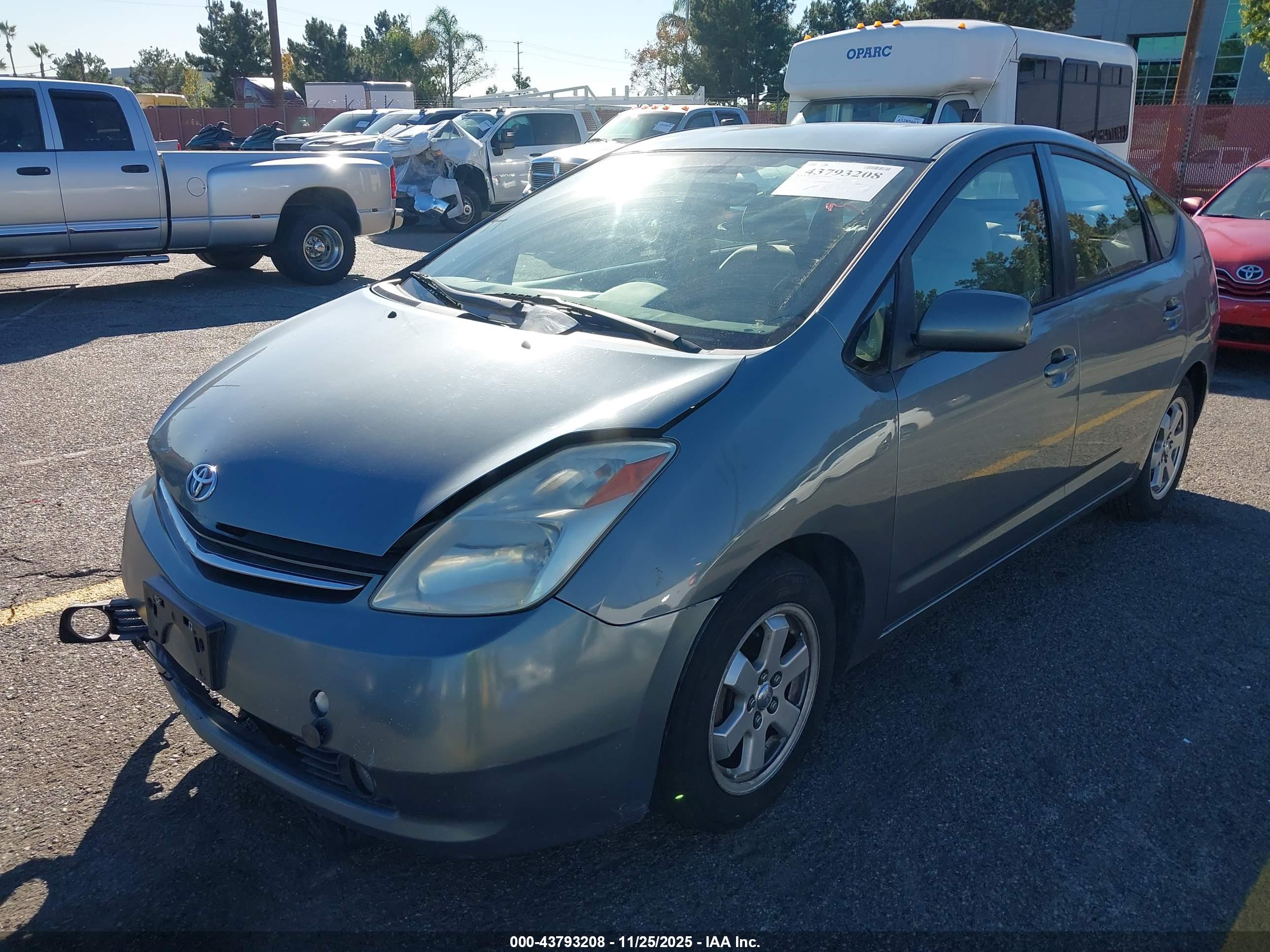 TOYOTA PRIUS image 2