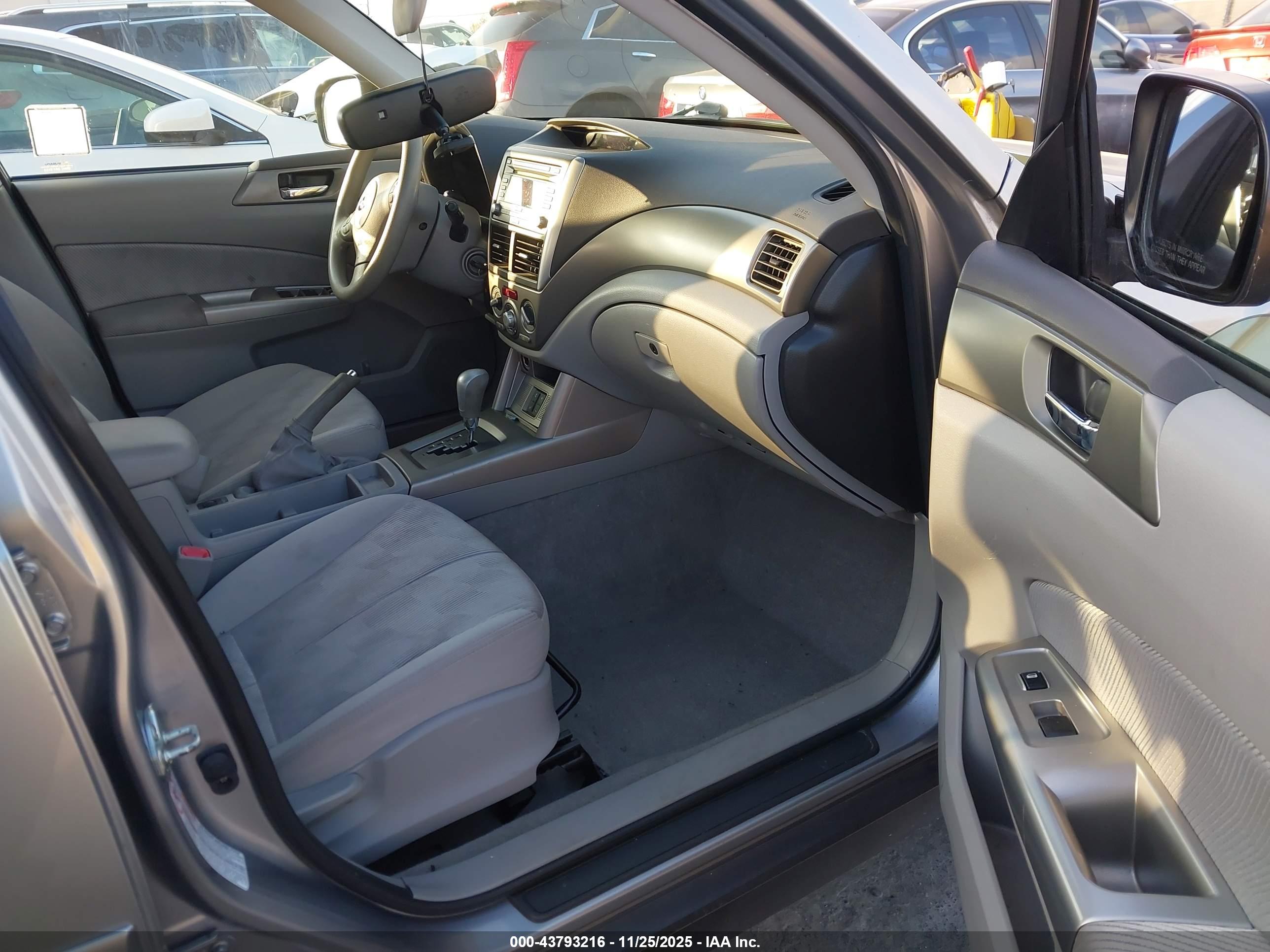 SUBARU FORESTER image 5