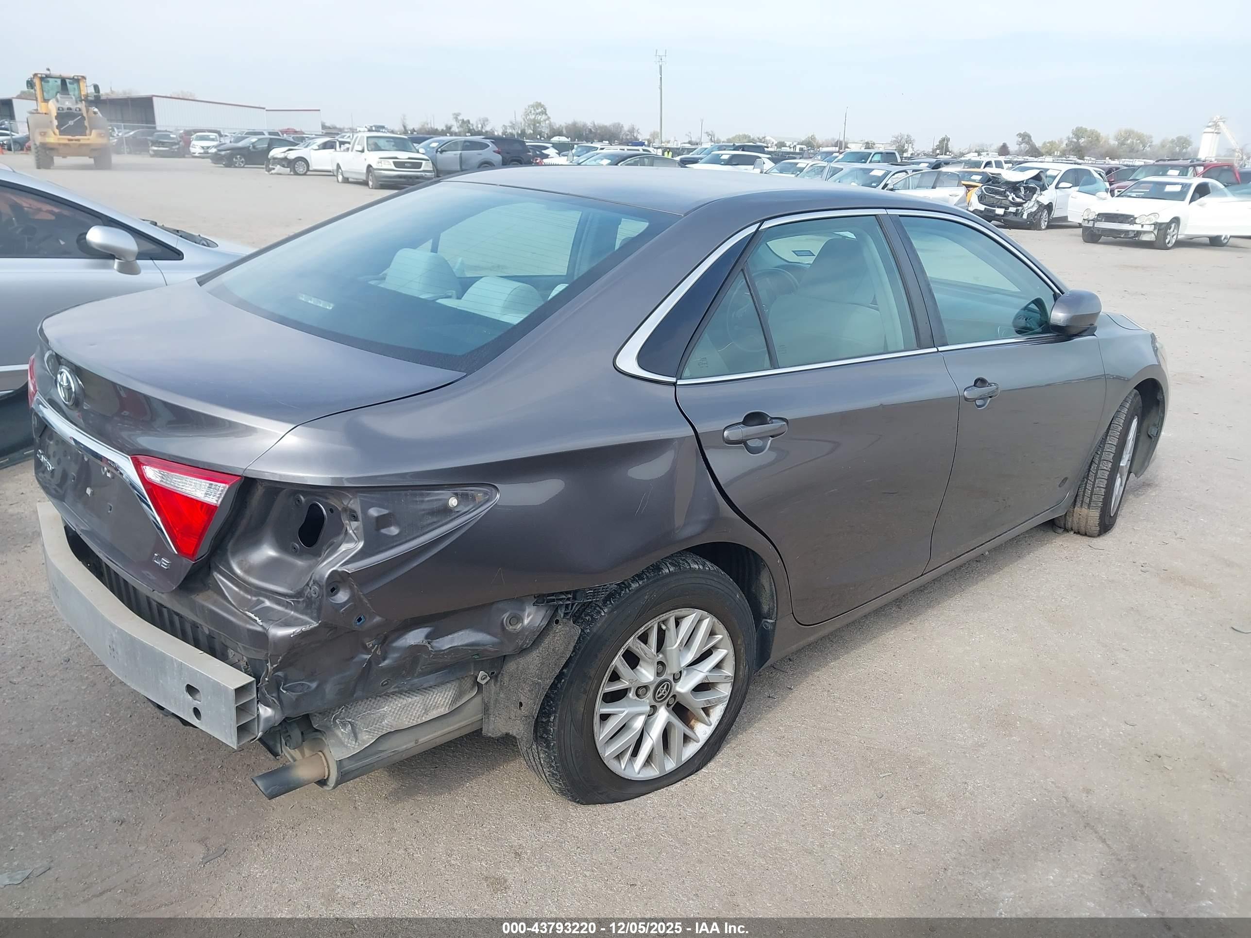 TOYOTA CAMRY image 4