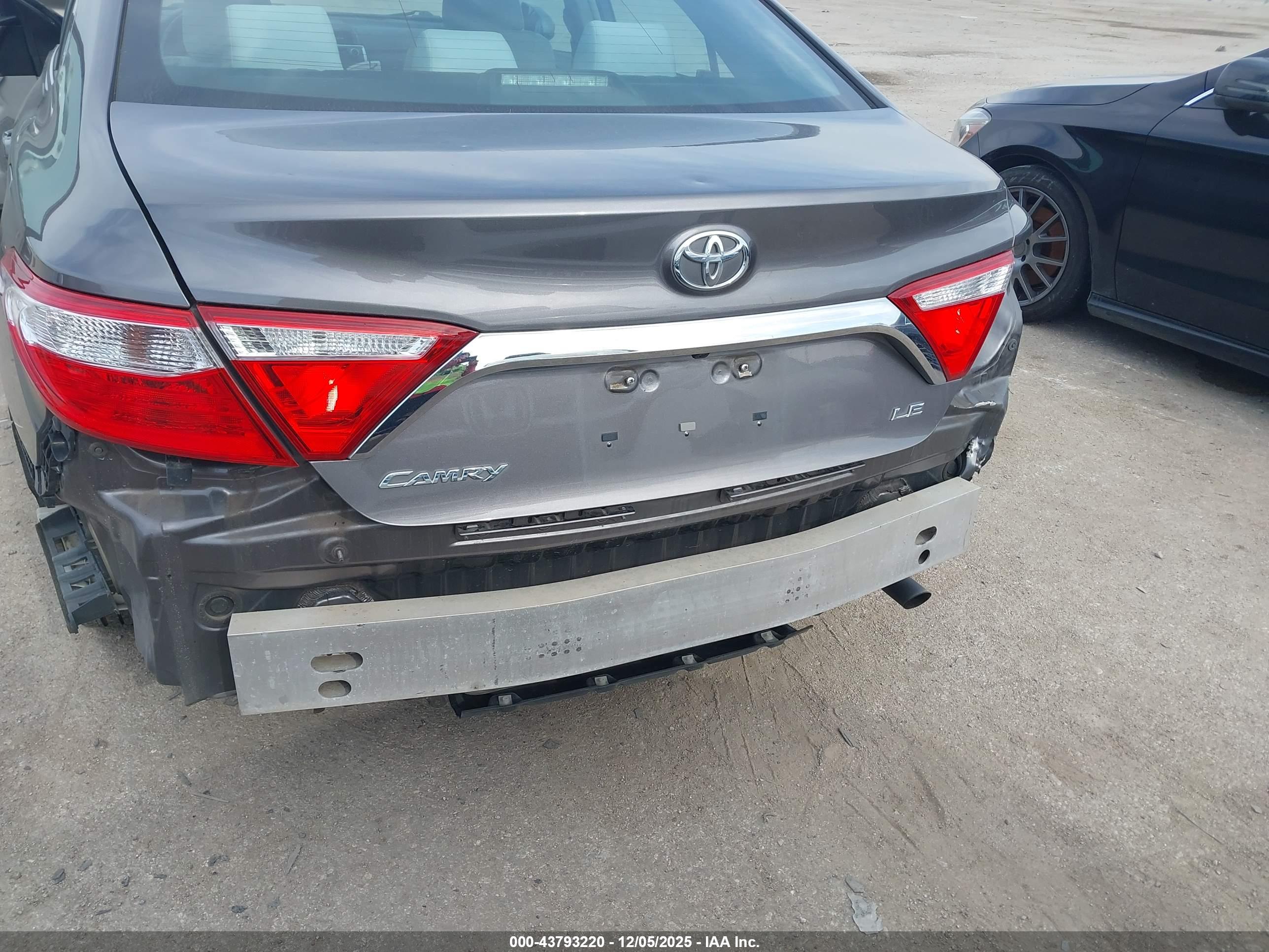 TOYOTA CAMRY image 6