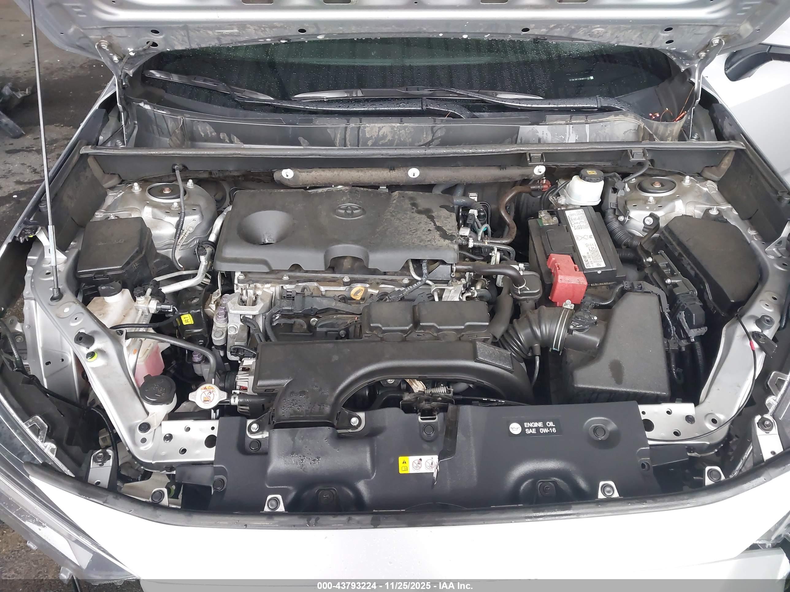 TOYOTA RAV4 image 10