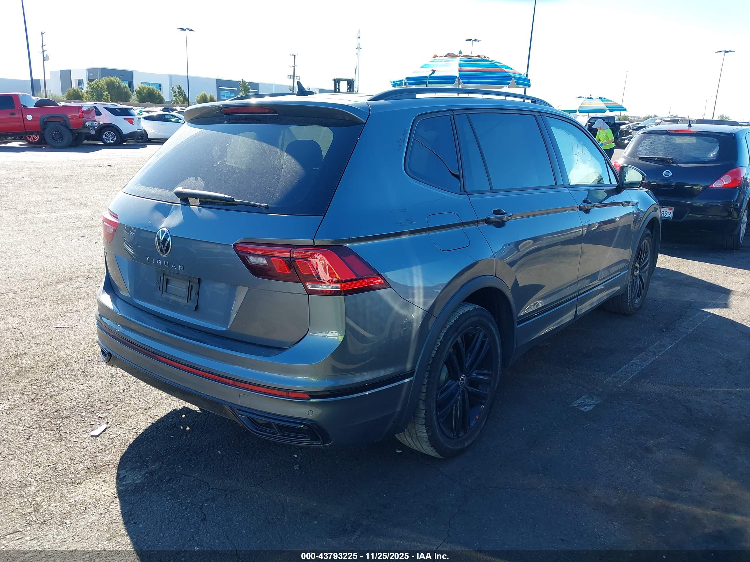 VOLKSWAGEN TIGUAN image 4