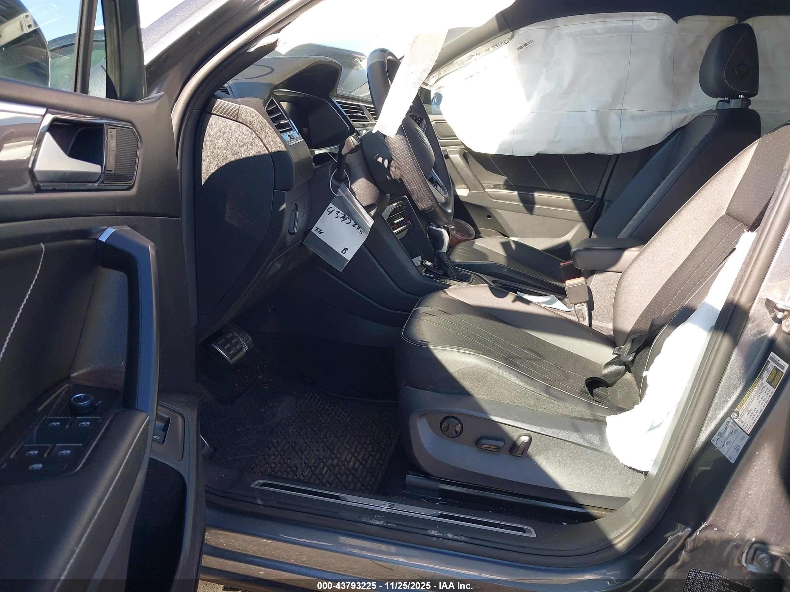 VOLKSWAGEN TIGUAN image 5