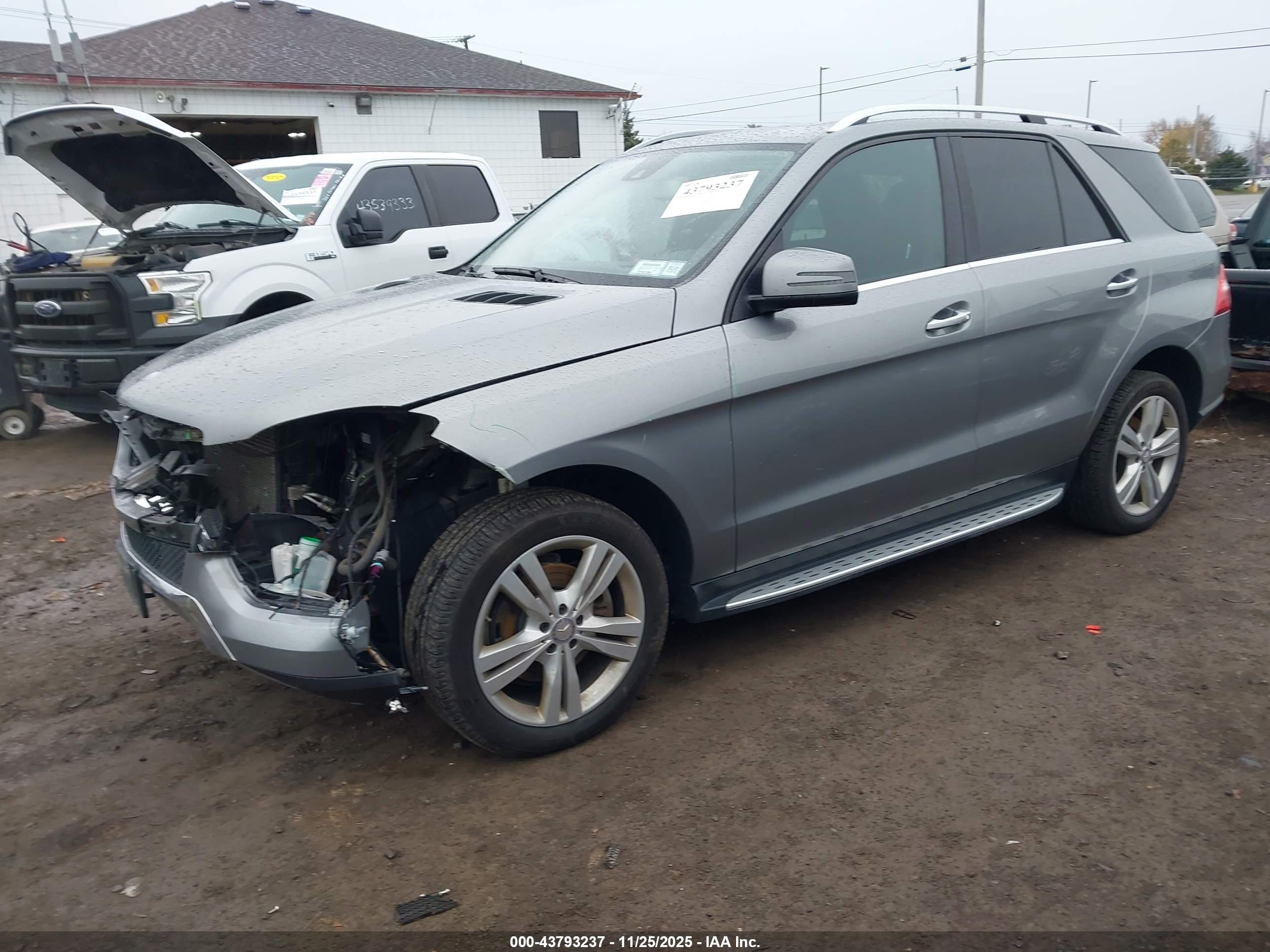 MERCEDES-BENZ ML image 2