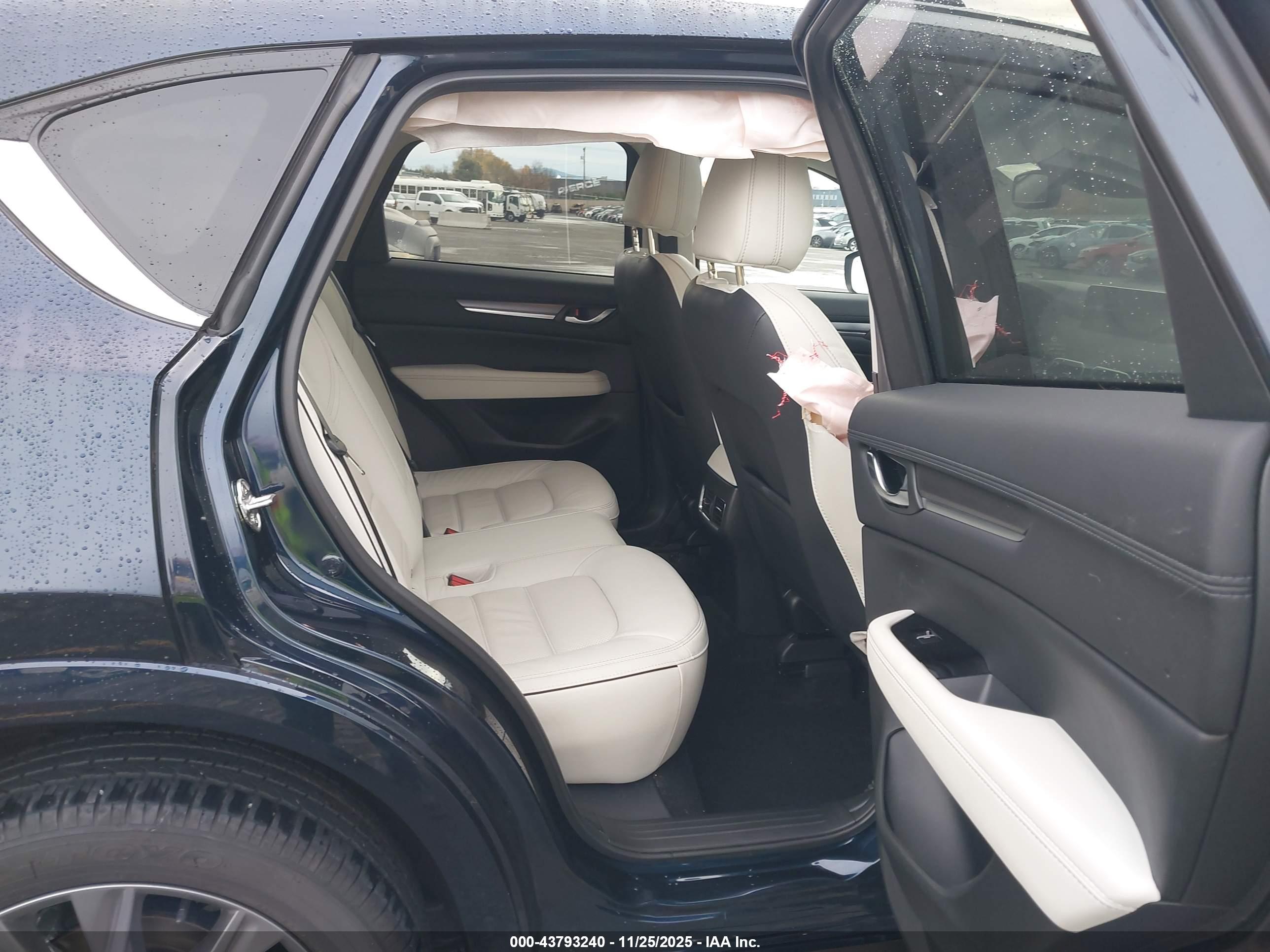 MAZDA CX-5 image 8