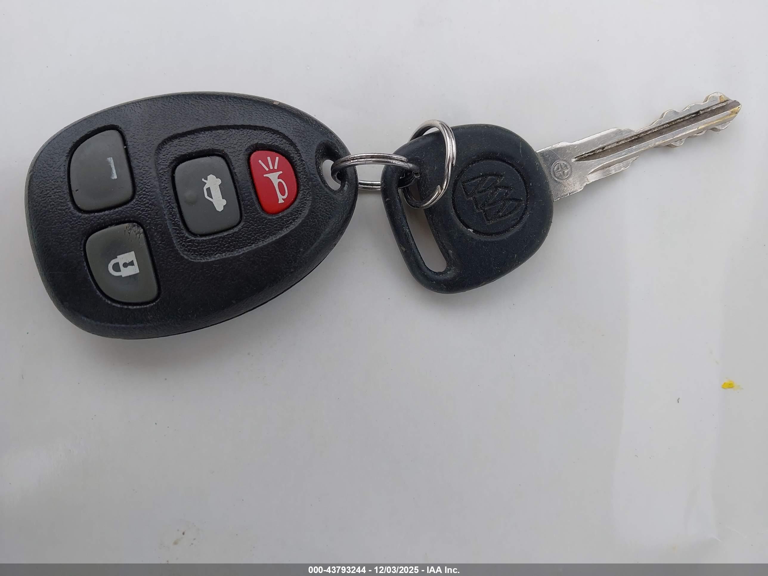BUICK LUCERNE image 11
