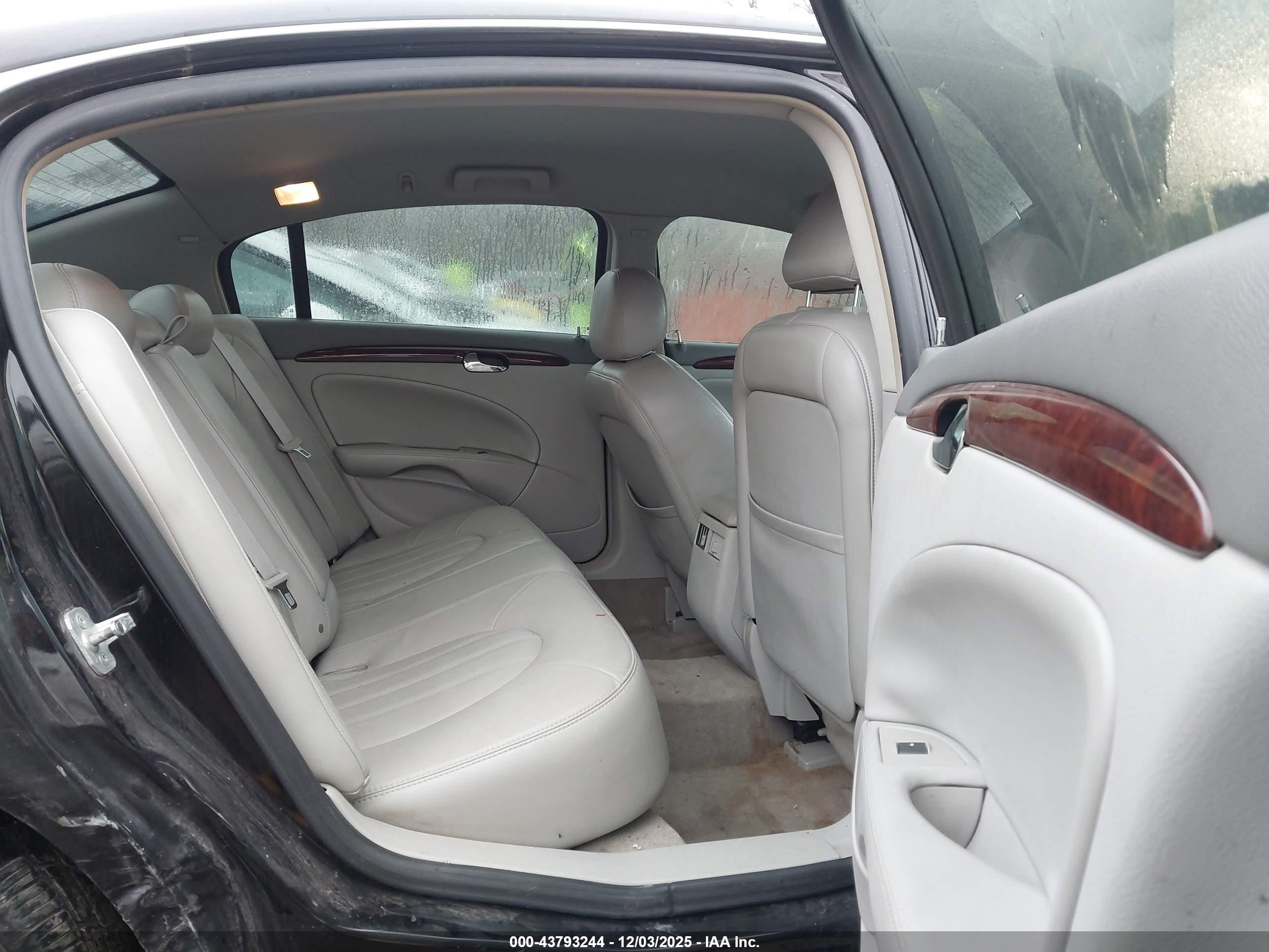 BUICK LUCERNE image 8