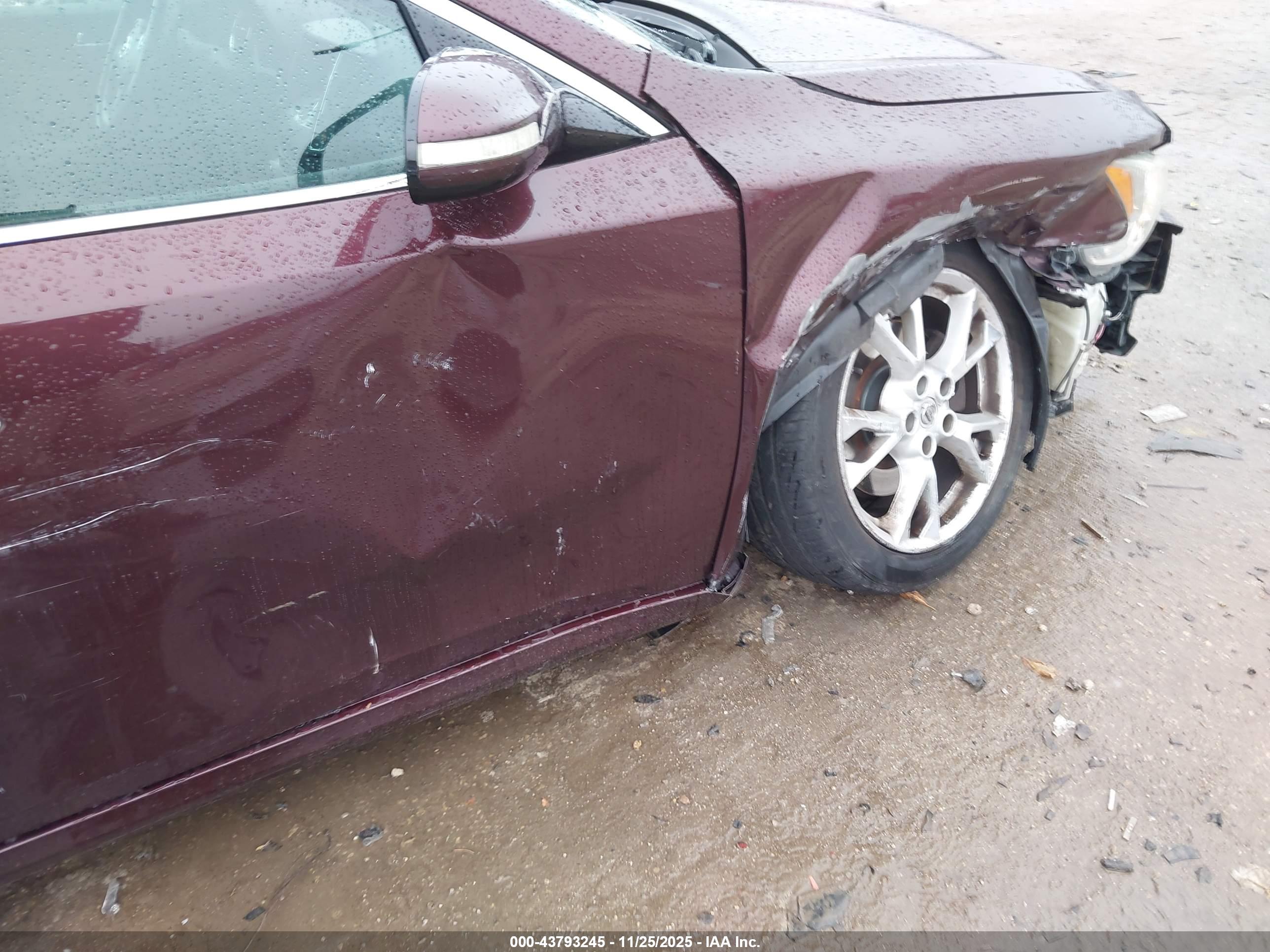 NISSAN MAXIMA image 6