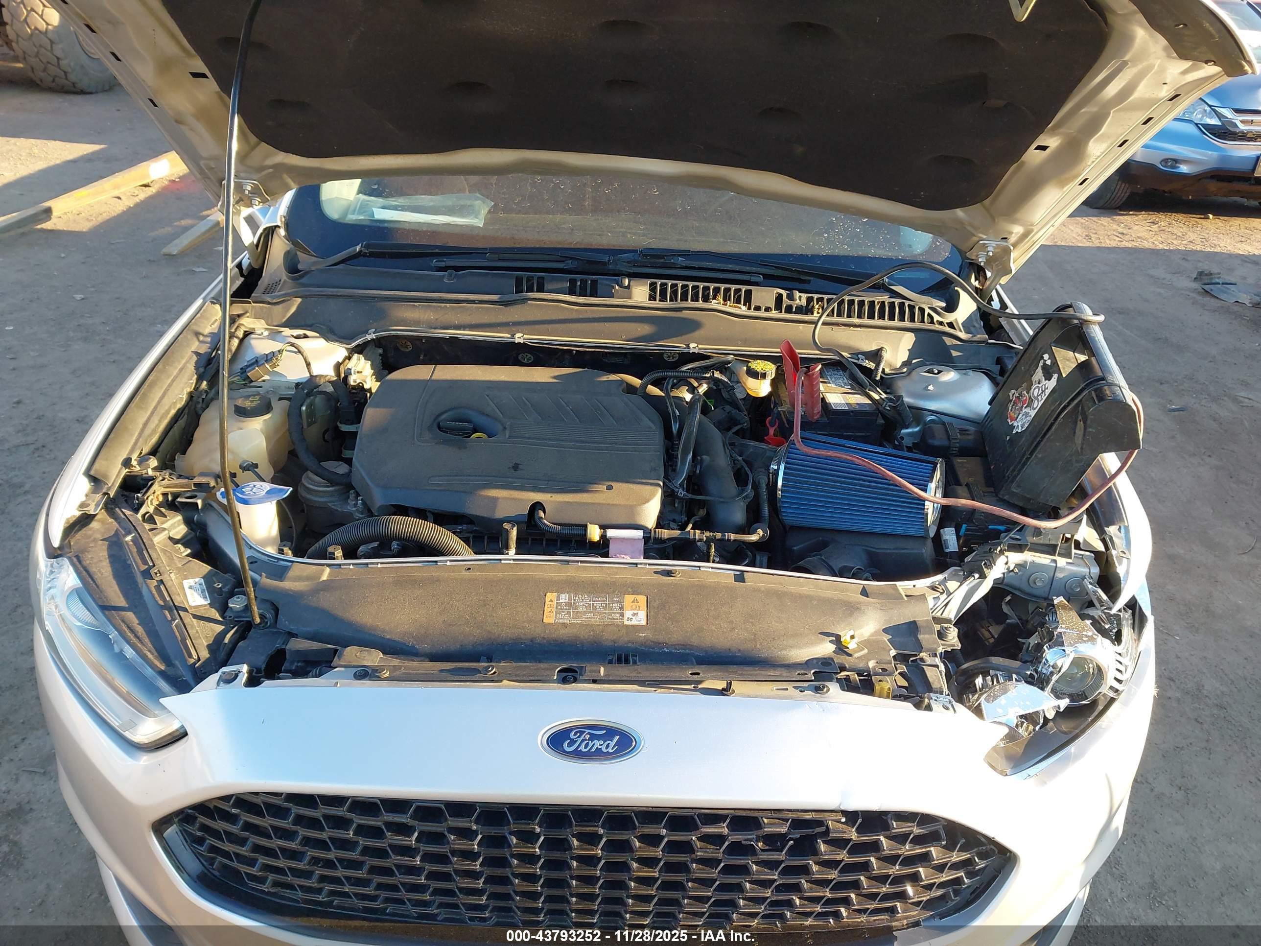 FORD FUSION image 10