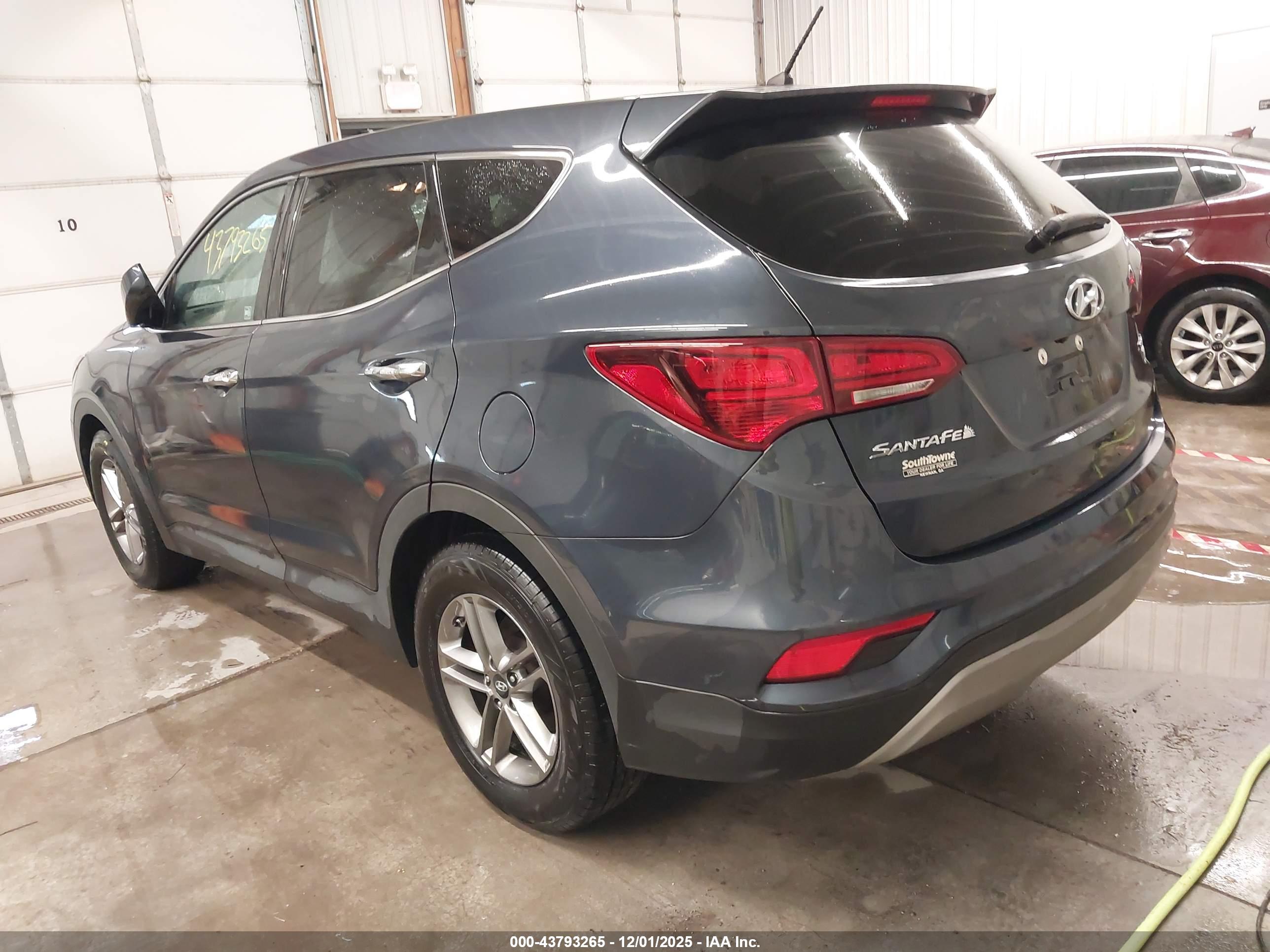 HYUNDAI SANTA image 3