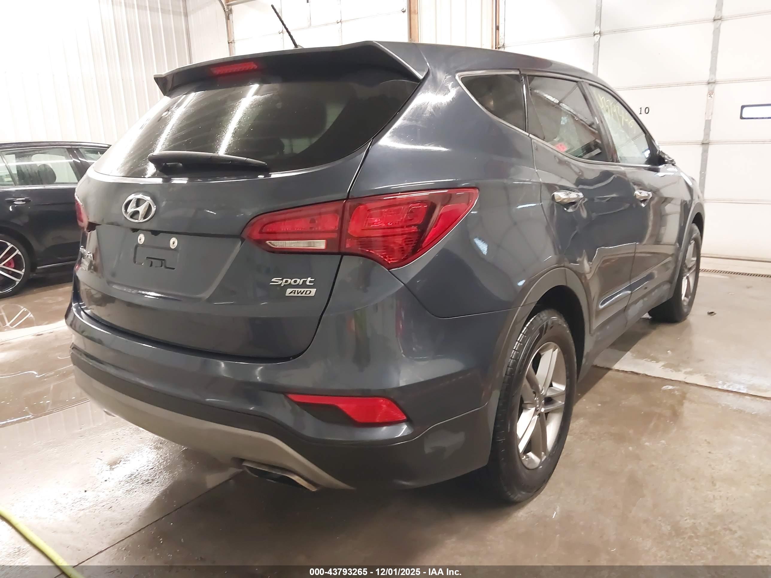 HYUNDAI SANTA image 4