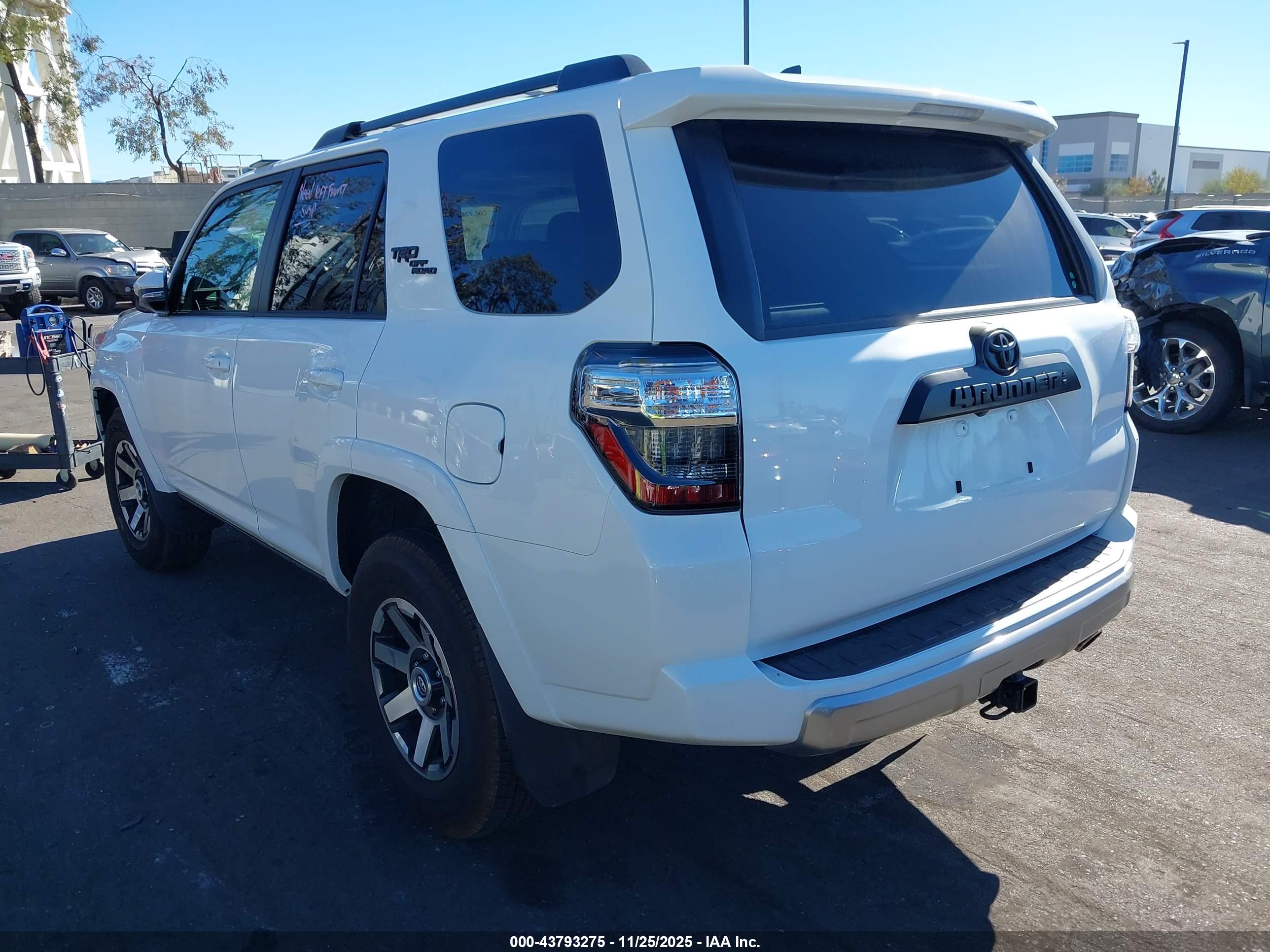 TOYOTA 4RUNNER image 3
