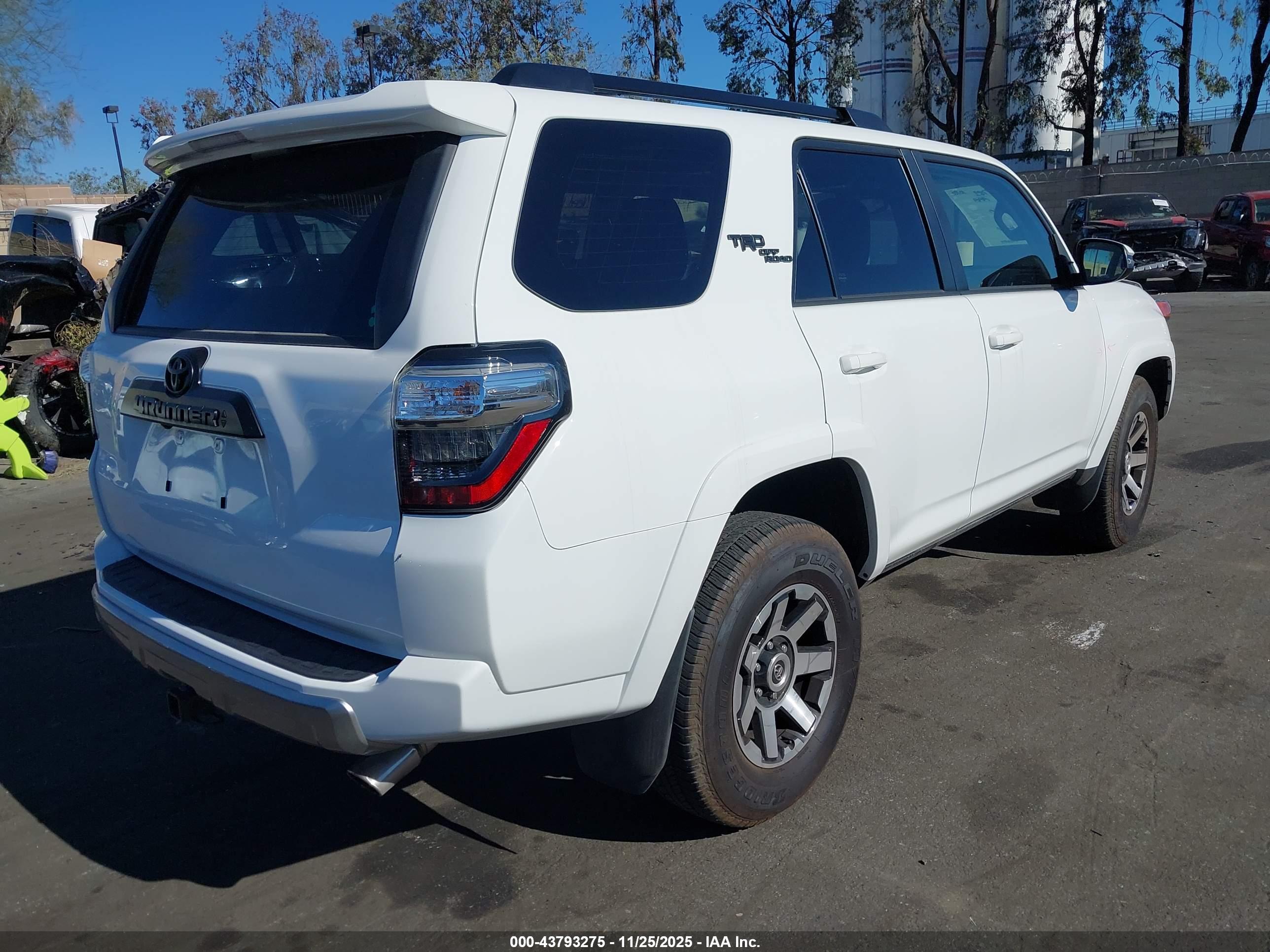 TOYOTA 4RUNNER image 4