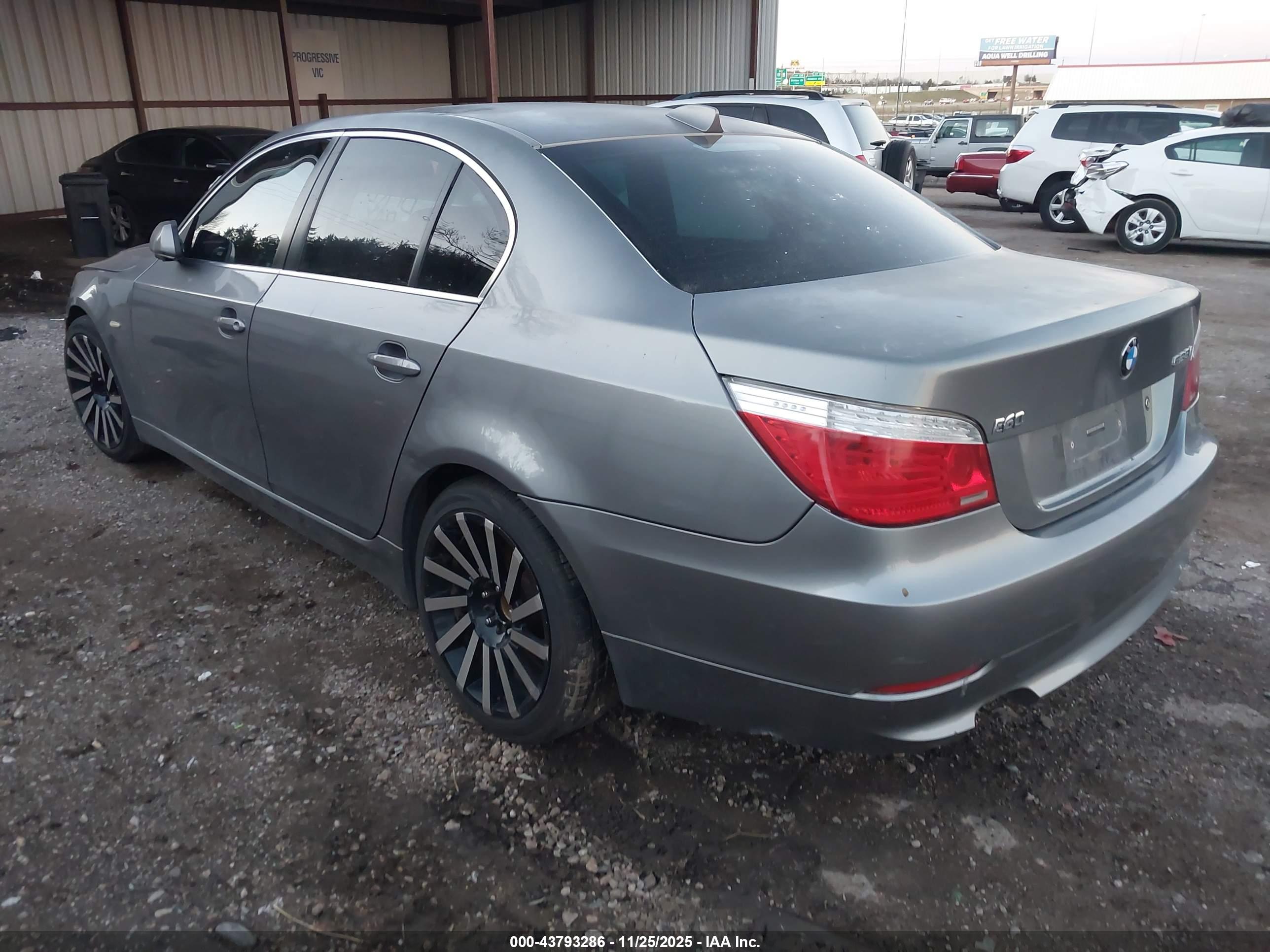 BMW 528I image 3