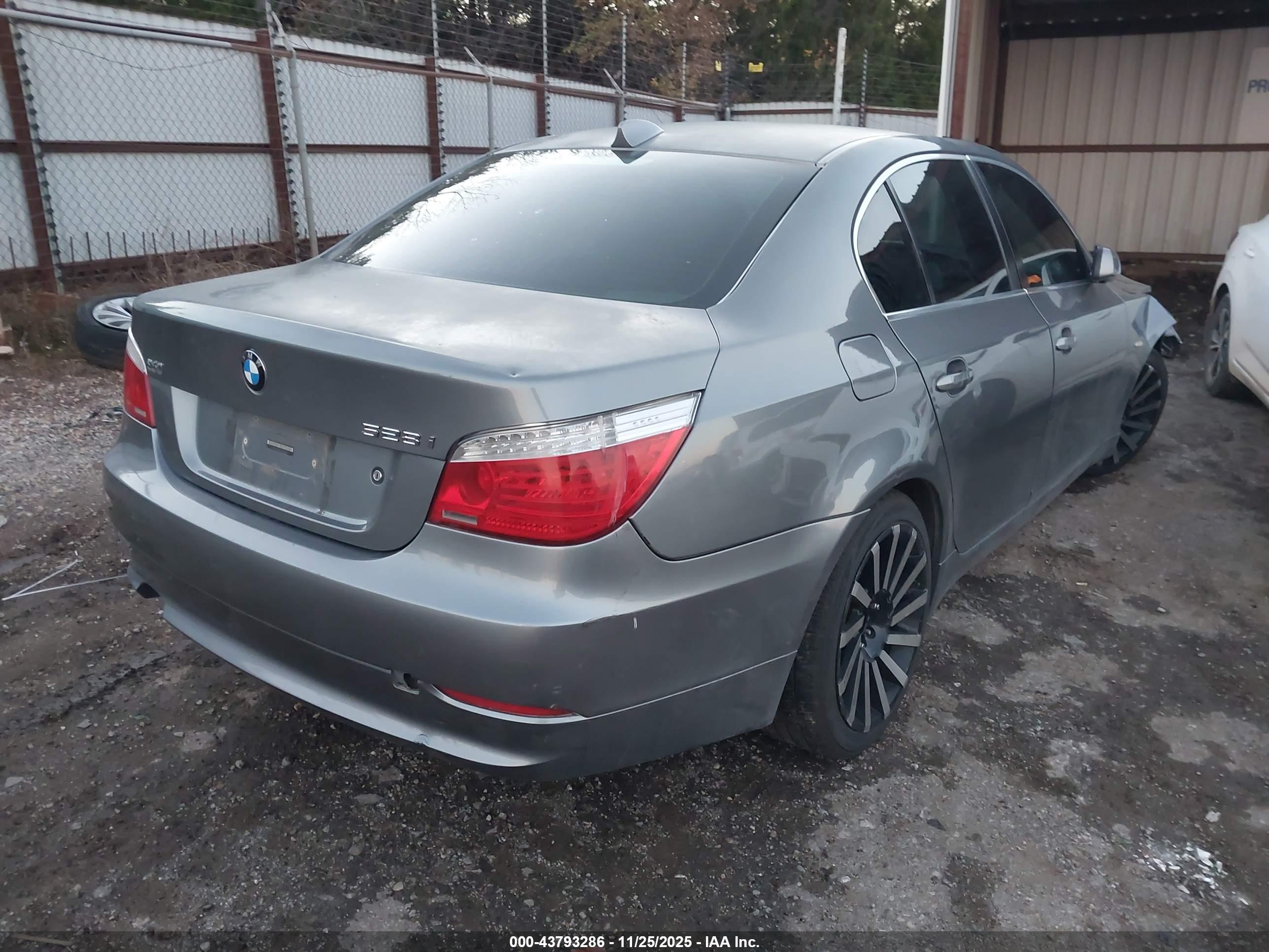 BMW 528I image 4