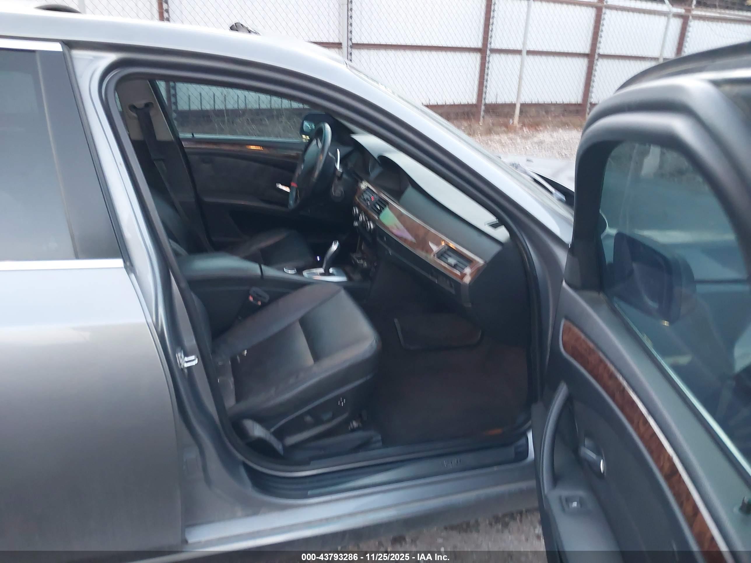BMW 528I image 5