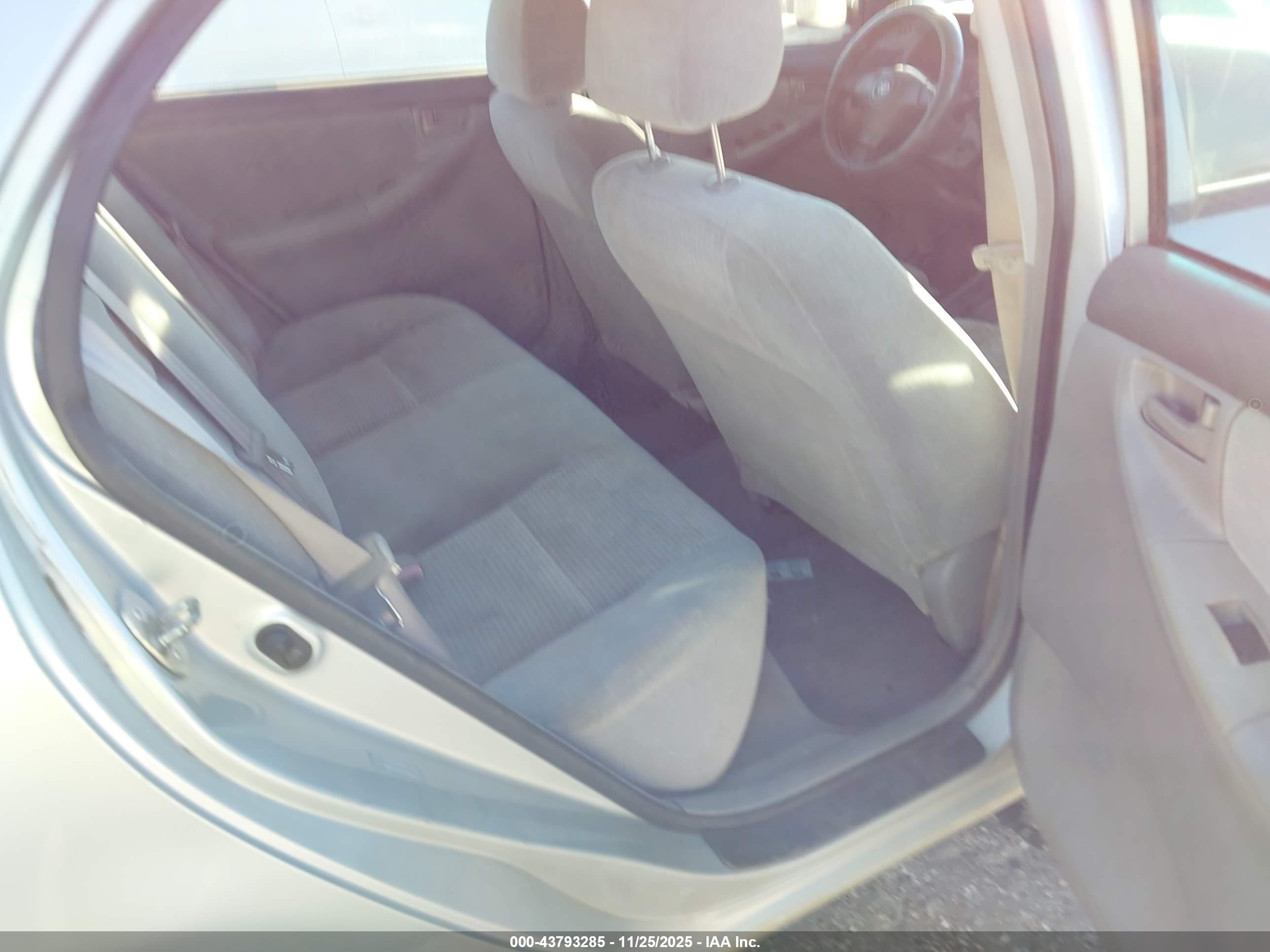 TOYOTA COROLLA image 8