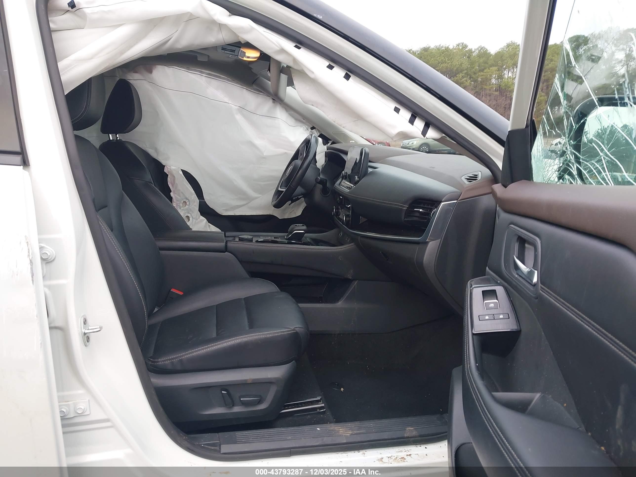 NISSAN ROGUE image 5