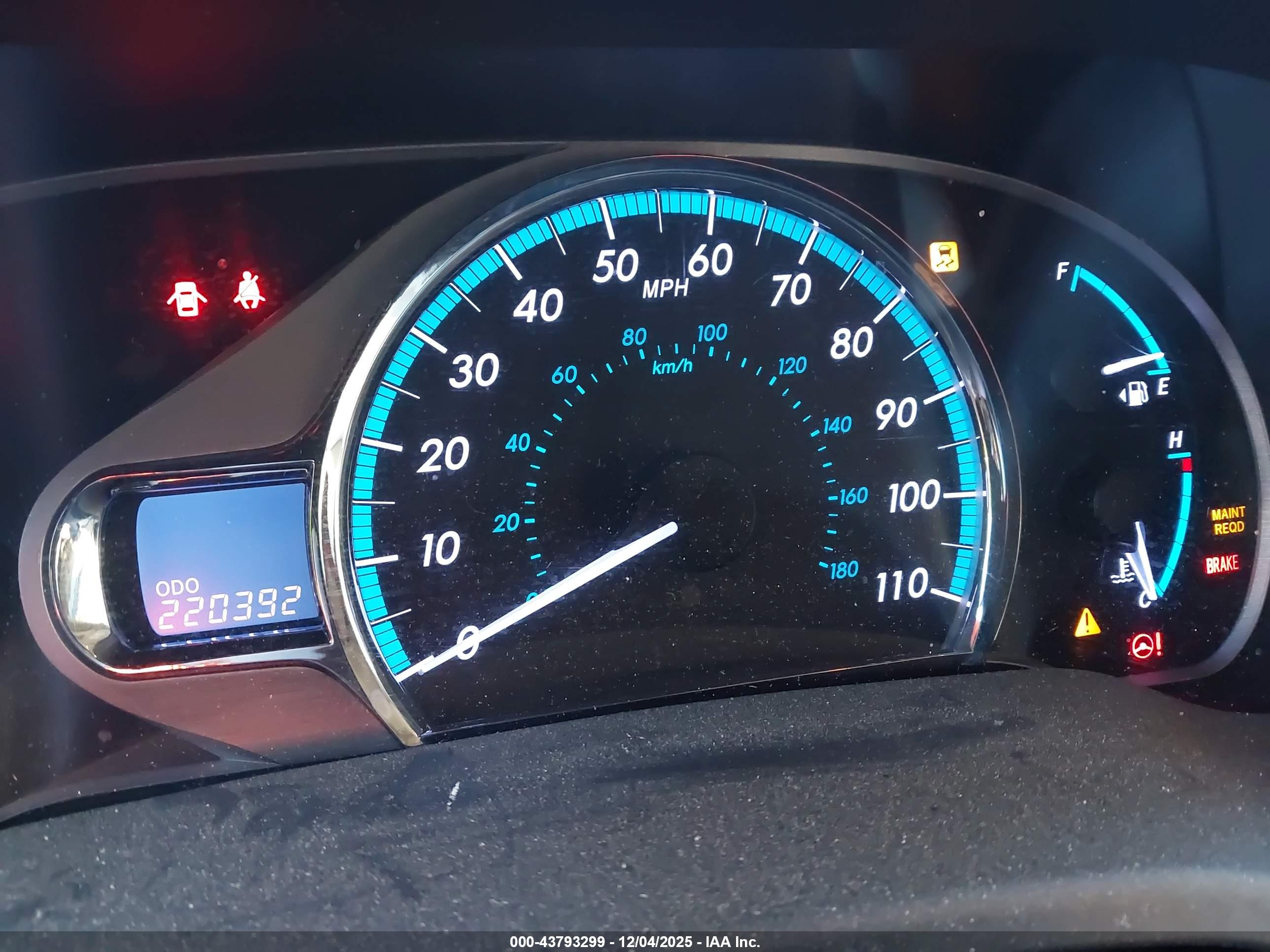 TOYOTA SIENNA image 7