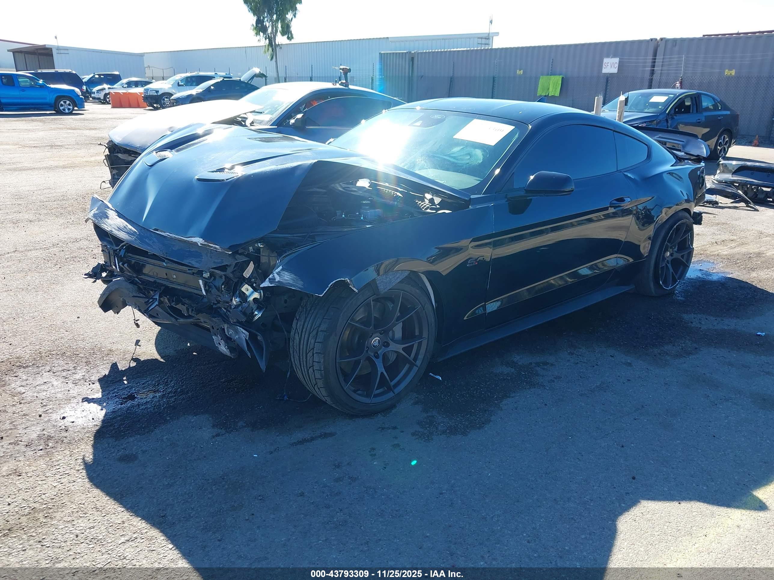 FORD MUSTANG image 2